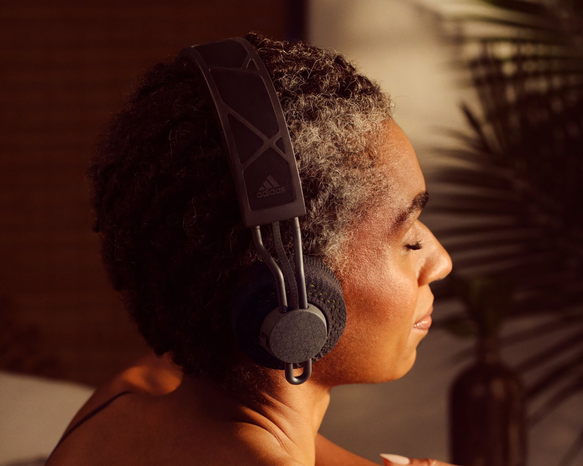 Adidas ha presentado los RPT-02 SOL: auriculares inalámbricos que se pueden cargar con energía solar y luz artificial Adidas ha presentado los RPT-02 SOL: auriculares inalámbricos que se pueden cargar con energía solar y luz artificial