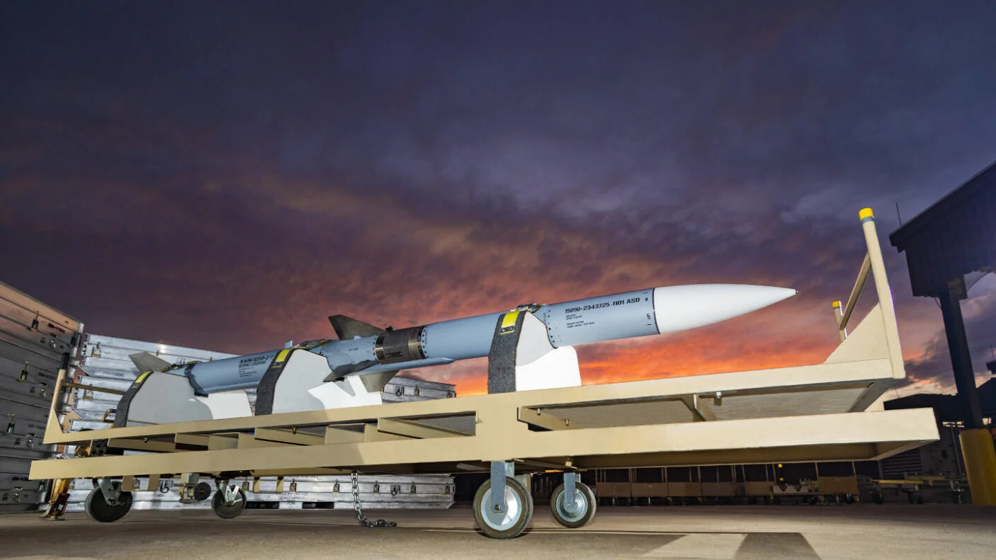 Lituania quiere comprar 36 misiles de medio alcance AIM-120C-8 AMRAAM por valor de 100 millones de dólares para los sistemas de defensa aérea NASAMS Lituania quiere comprar 36 misiles de medio alcance AIM-120C-8 AMRAAM por valor de 100 millones de dólares para los sistemas de defensa aérea NASAMS