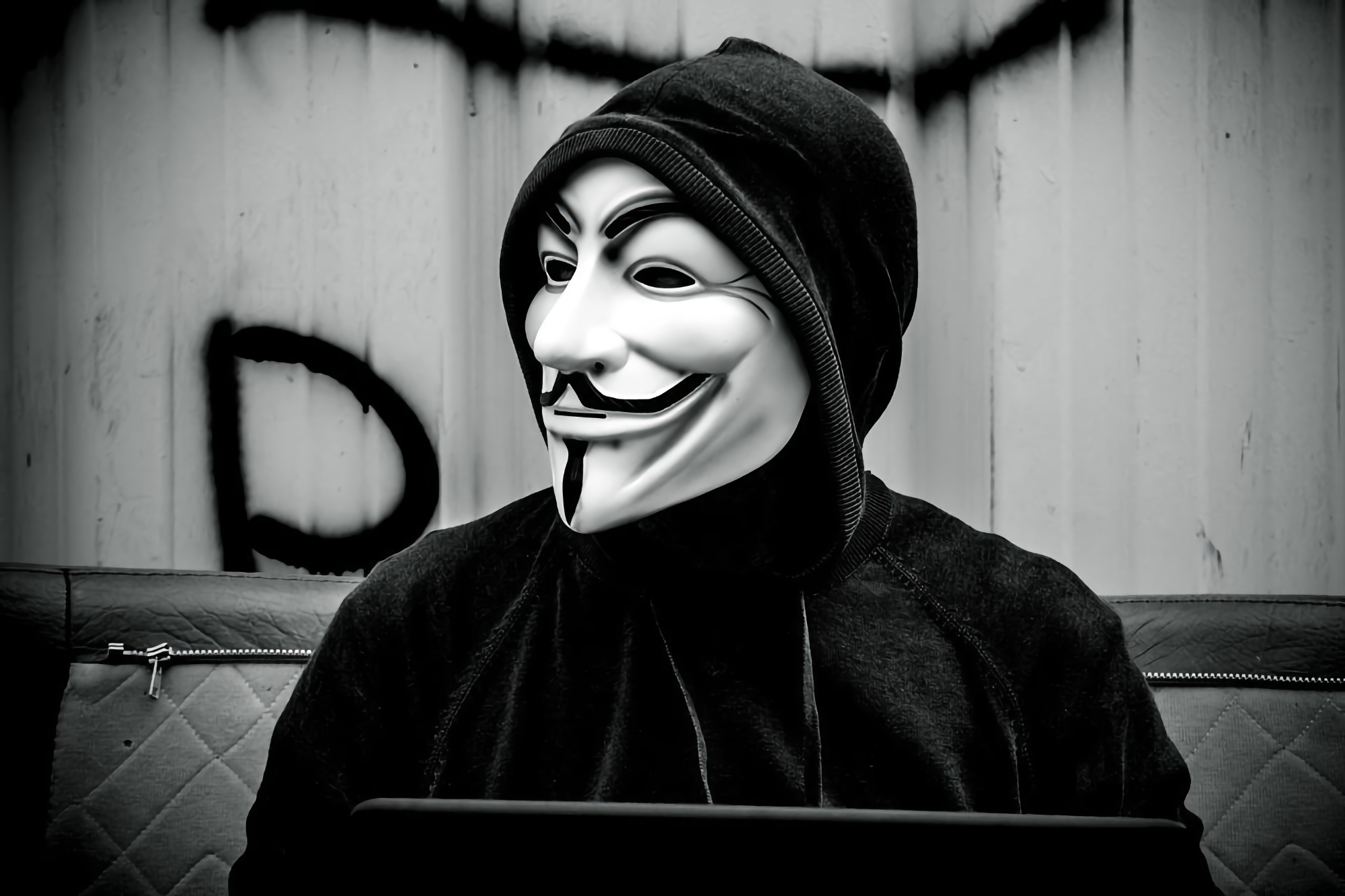 Anonymous hackeó el Banco Central de la Federación Rusa y robó más de 35.000 archivos Anonymous hackeó el Banco Central de la Federación Rusa y robó más de 35.000 archivos