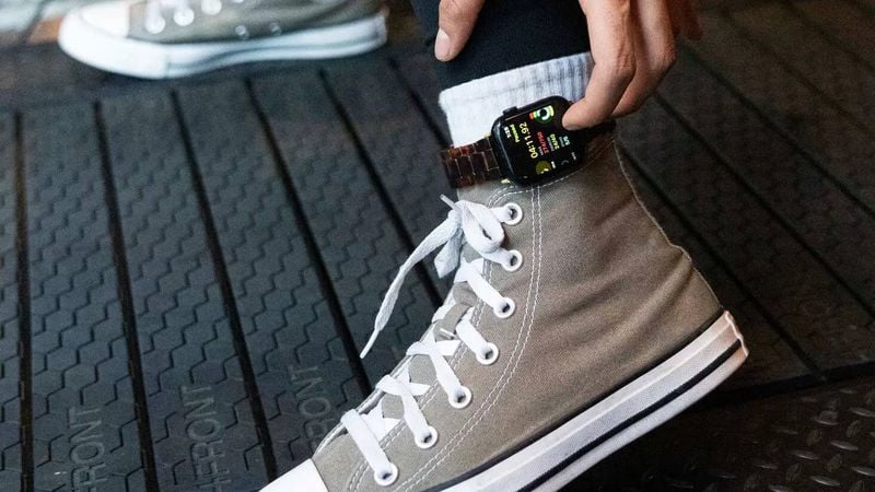Apple Watch en los tobillos: ¿qué hay detrás de esta inusual forma de llevarlo? Apple Watch en el tobillo: ¿una nueva tendencia o un experimento anatómico?