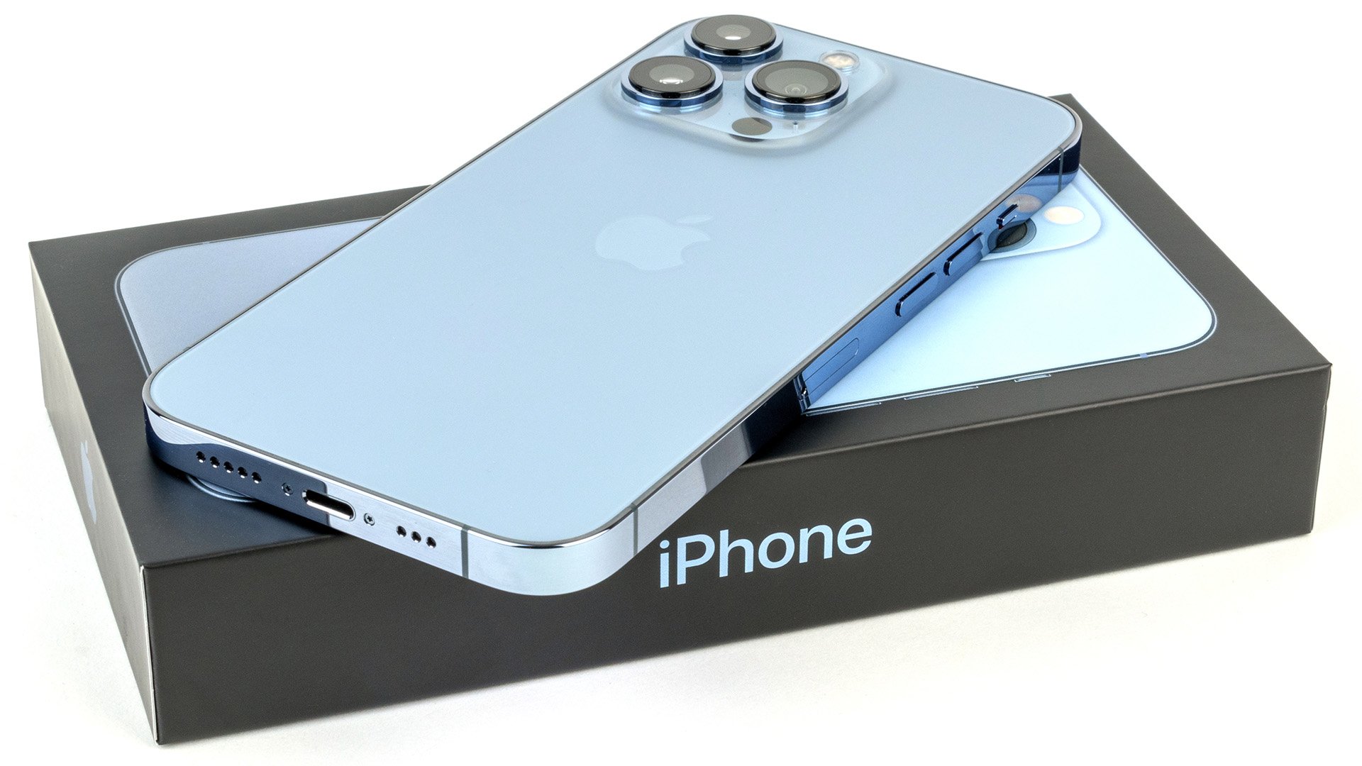 Récords de ventas: Apple vende 40 millones de iPhone 13 durante las vacaciones, pero pierde otros 12 millones debido a problemas de suministro Récords de ventas: Apple vende 40 millones de iPhone 13 durante las vacaciones, pero pierde otros 12 millones debido a problemas de suministro