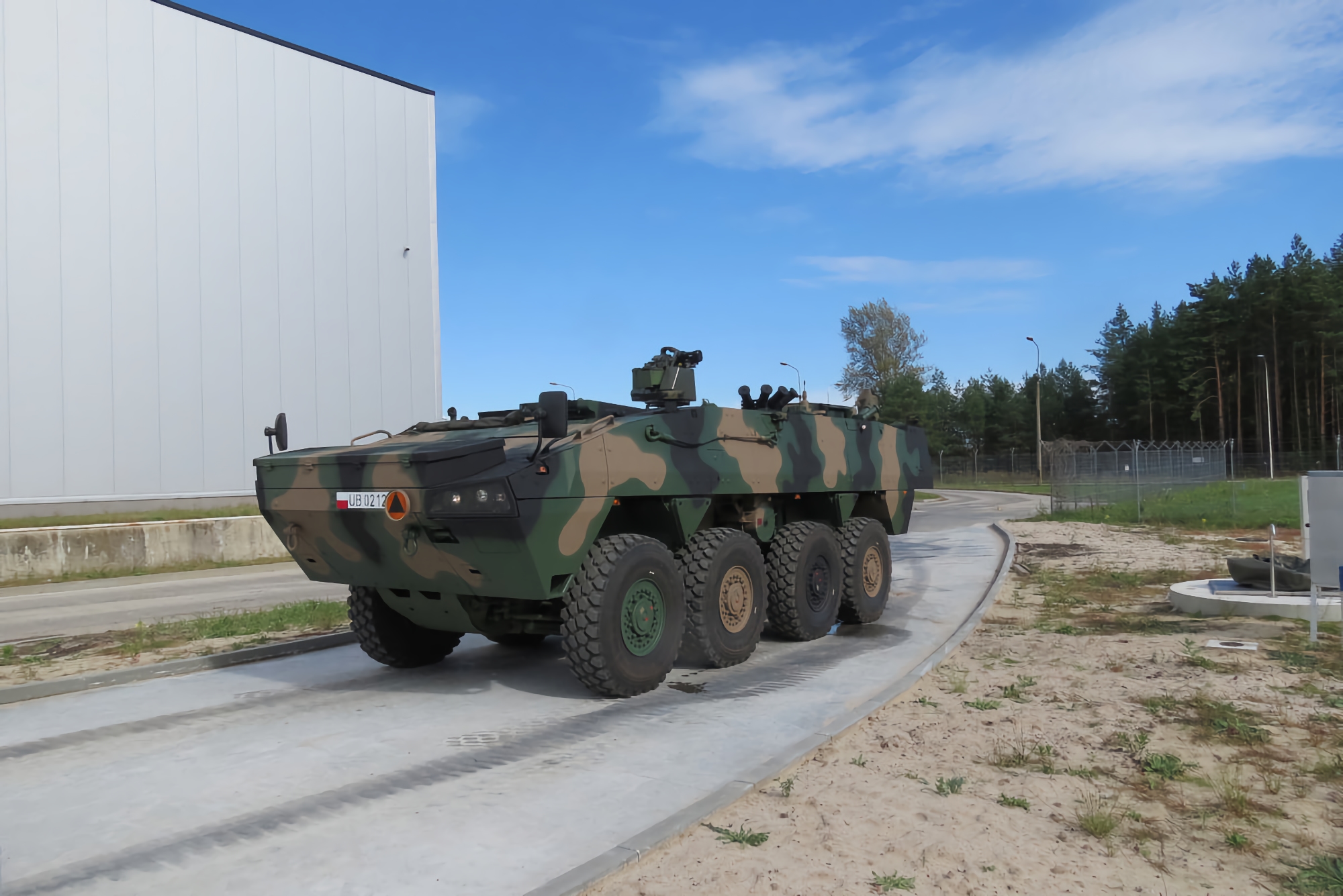 Polonia compra 30 vehículos de reconocimiento de artillería para apoyar a los morteros autopropulsados de la compañía RAK, valor de la transacción: 332.000.000 dólares Polonia compra 30 vehículos de reconocimiento de artillería para apoyar a los morteros autopropulsados de la compañía RAK, valor de la transacción: 332.000.000 dólares