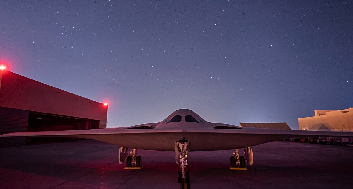 La Fuerza Aérea de EE.UU. recibió 1.300 millones de dólares para comprar un nuevo bombardero nuclear B-21 Raider en 2023 La Fuerza Aérea de EE.UU. recibió 1.300 millones de dólares para comprar un nuevo bombardero nuclear B-21 Raider en 2023