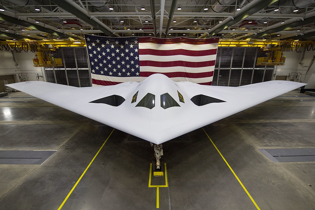La Fuerza Aérea de EE.UU. podría encargar más de un bombardero nuclear B-21 Raider en 2024 si el Congreso aprueba la solicitud de financiación de 2.300 millones de dólares. La Fuerza Aérea de EE.UU. podría encargar más de un bombardero nuclear B-21 Raider en 2024 si el Congreso aprueba la solicitud de financiación de 2.300 millones de dólares.