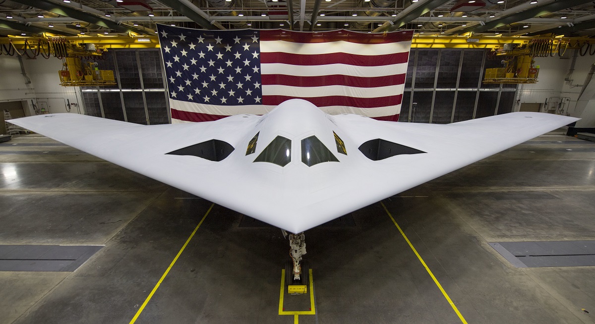 Northrop Grumman ha encendido por primera vez el bombardero nuclear de nueva generación B-21 Raider y está un paso más cerca de su primer vuelo. Northrop Grumman ha encendido por primera vez el bombardero nuclear de nueva generación B-21 Raider y está un paso más cerca de su primer vuelo.