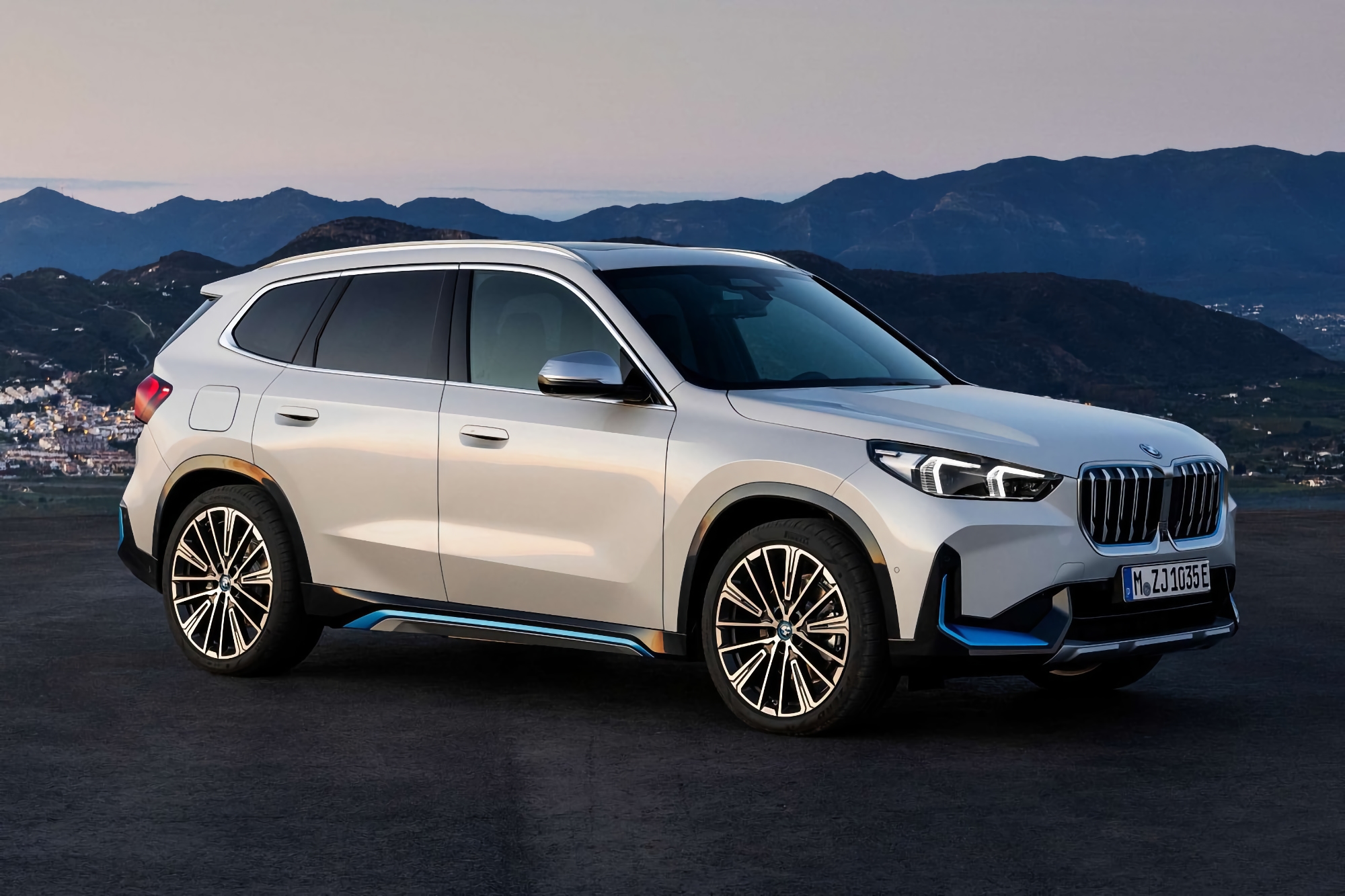 BMW iX1: crossover eléctrico con tracción total y 438 km de autonomía BMW iX1: crossover eléctrico con tracción total y 438 km de autonomía