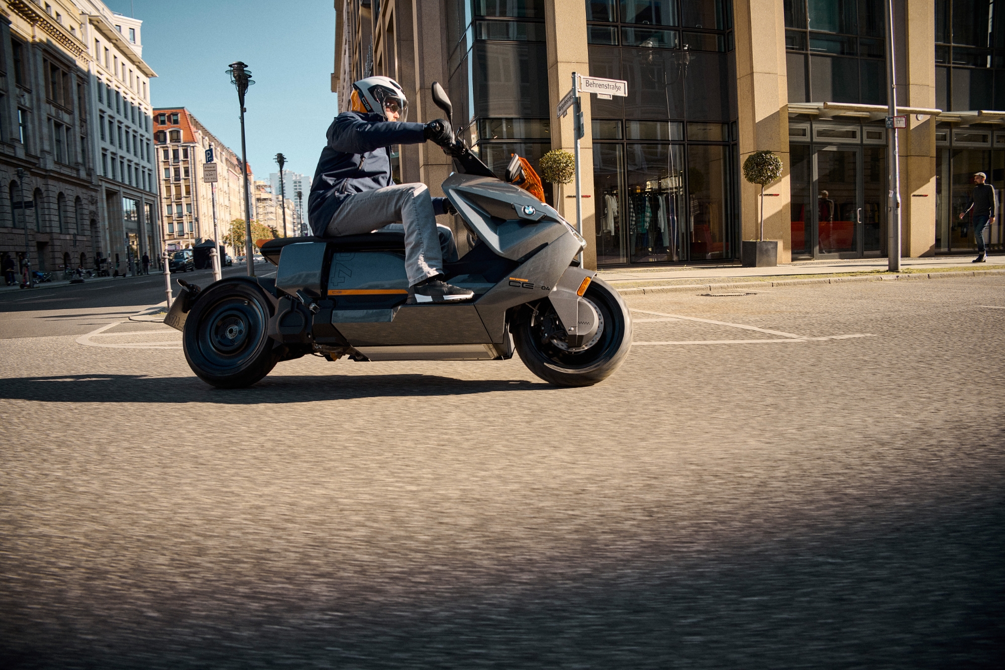 BMW lanza la producción en serie del scooter eléctrico Motorrad CE 04 con una autonomía de 130 km y una aceleración hasta los 50 km/h en 2,6 segundos BMW lanza la producción en serie del scooter eléctrico Motorrad CE 04 con una autonomía de 130 km y una aceleración hasta los 50 km/h en 2,6 segundos