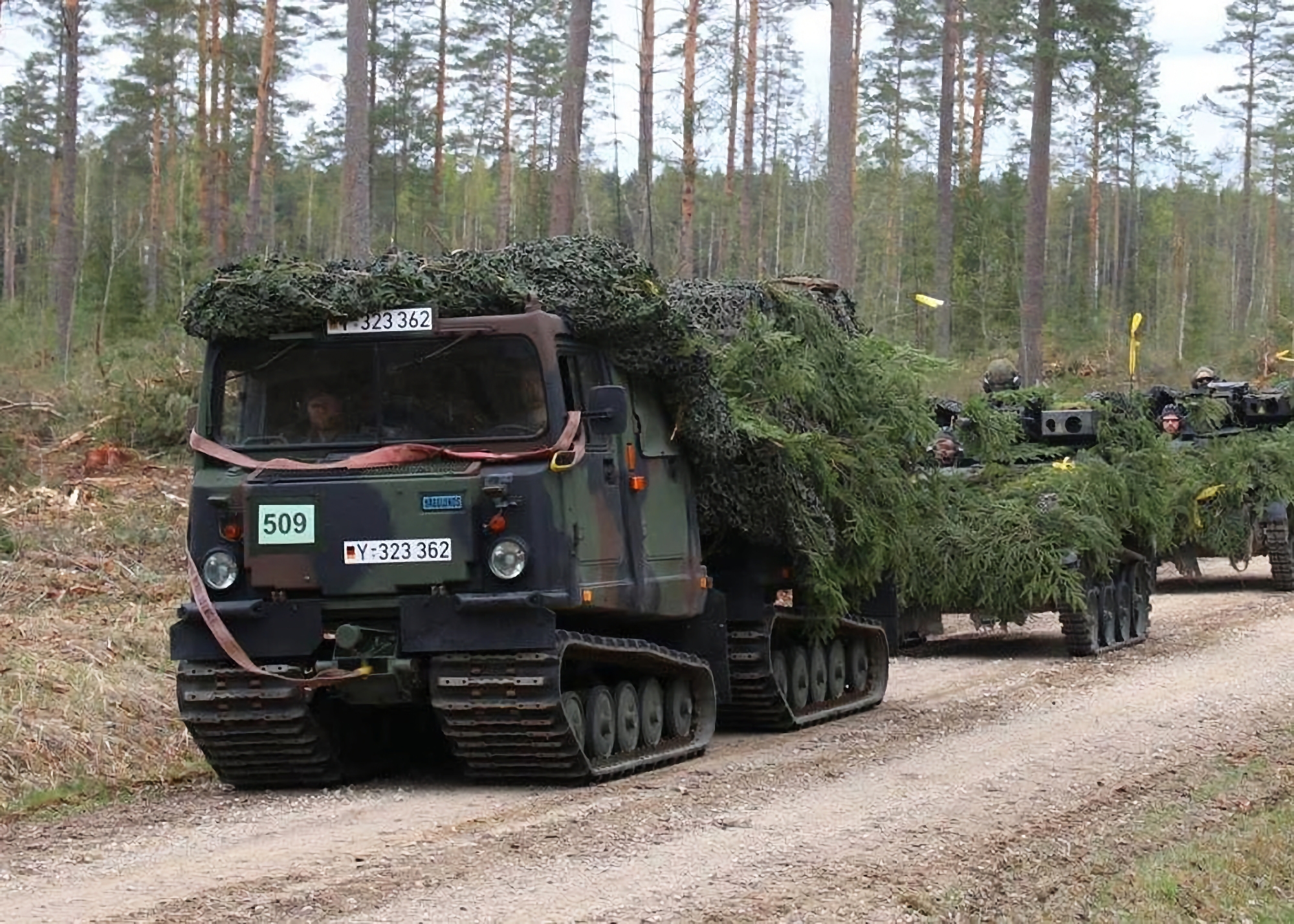 Vehículos blindados de transporte de tropas, misiles para IRIS-T SLS, proyectiles de 155 mm y tanques de desminado WISENT 1: Alemania ha entregado a Ucrania un nuevo paquete de armas Vehículos blindados de transporte de tropas, misiles para IRIS-T SLS, proyectiles de 155 mm y tanques de desminado WISENT 1: Alemania ha entregado a Ucrania un nuevo paquete de armas