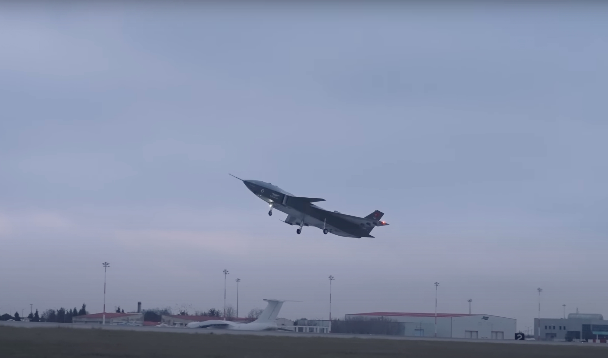 El UAV Bayraktar Kizilelma con motor ucraniano surcó los cielos por segunda vez El UAV Bayraktar Kizilelma con motor ucraniano surcó los cielos por segunda vez