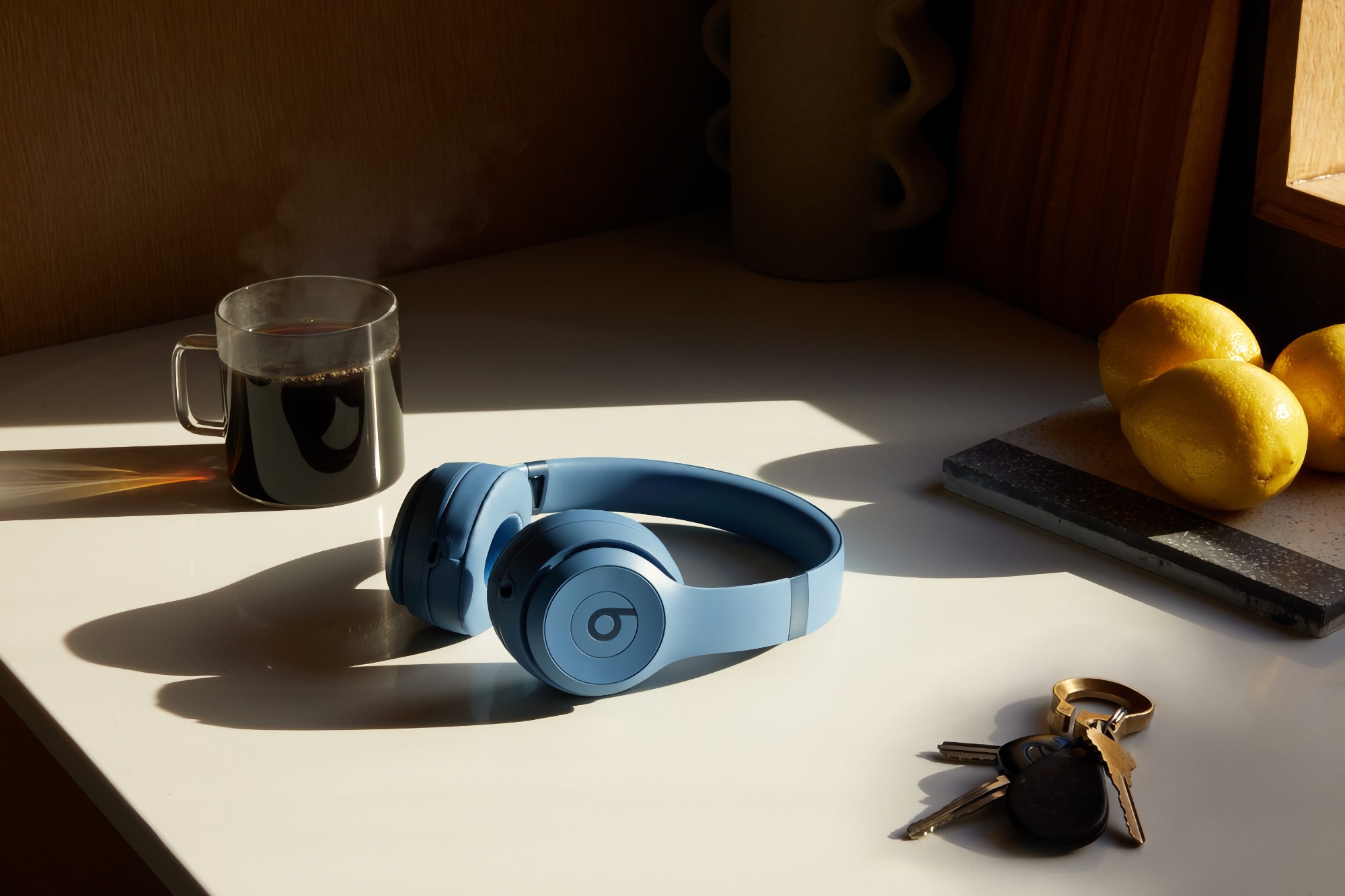 Beats Solo 4: transductores de 40 mm, compatibilidad con Spatial Audio, puerto USB-C y hasta 50 horas de batería por 199 €.