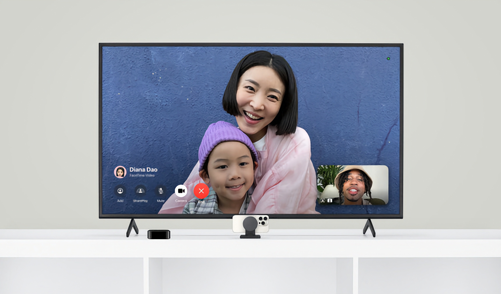 Belkin ha presentado un soporte para iPhone con MagSafe que permite utilizar el dispositivo como cámara web para Apple TV Belkin ha presentado un soporte para iPhone con MagSafe que permite utilizar el dispositivo como cámara web para Apple TV