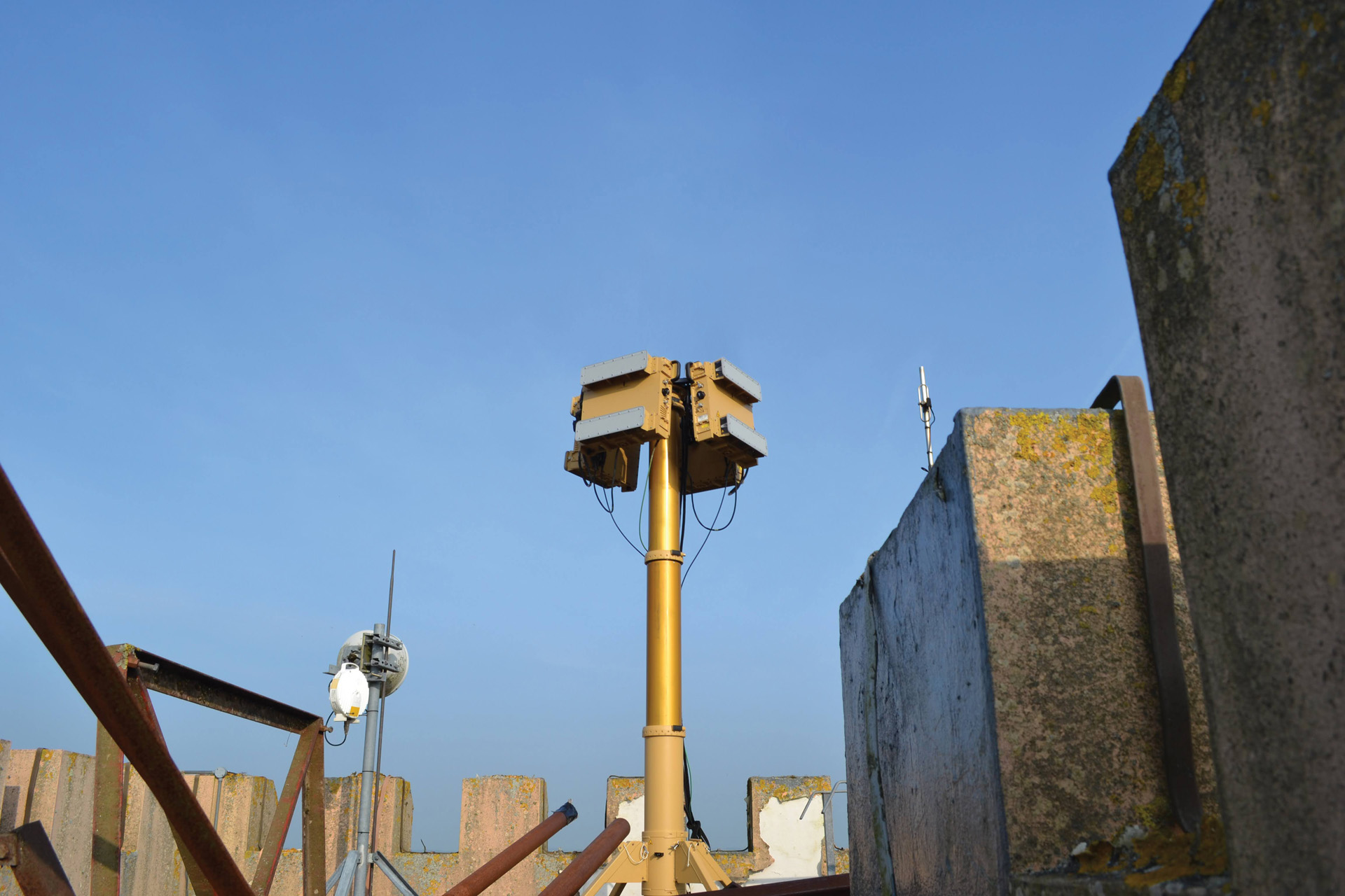 El Reino Unido le dará a Ucrania el radar Blighter A422: podrán detectar UAV a una distancia de hasta 20 km El Reino Unido le dará a Ucrania el radar Blighter A422: podrán detectar UAV a una distancia de hasta 20 km