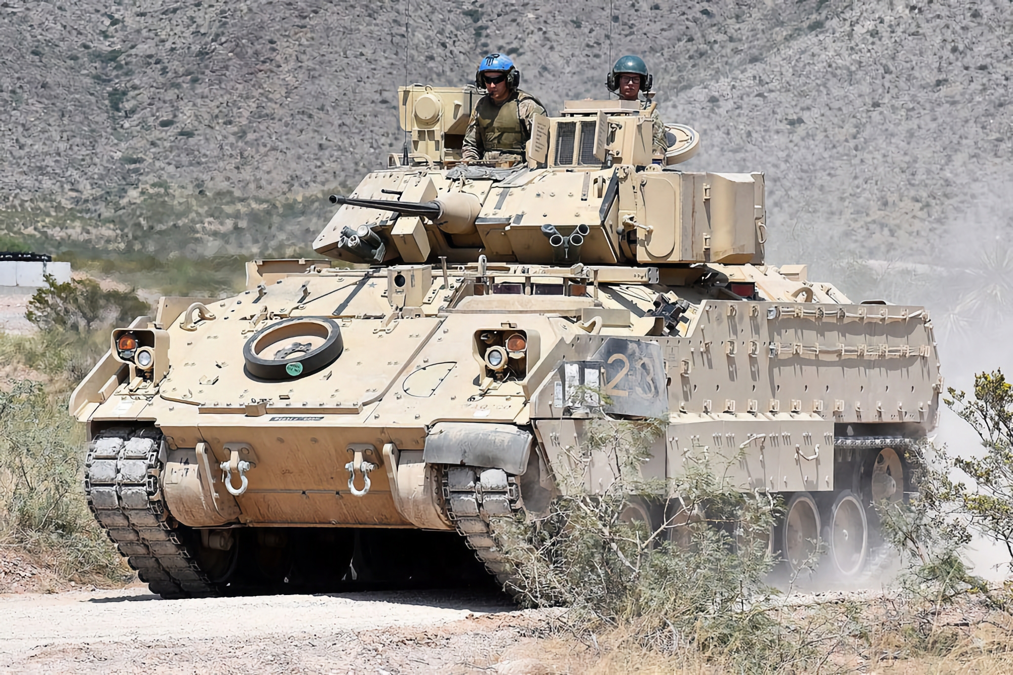 Pentágono: Ucrania recibirá BMP Bradley en modificación M2A2 ODS con sistema de información FBCB2 y protección mejorada Pentágono: Ucrania recibirá BMP Bradley en modificación M2A2 ODS con sistema de información FBCB2 y protección mejorada