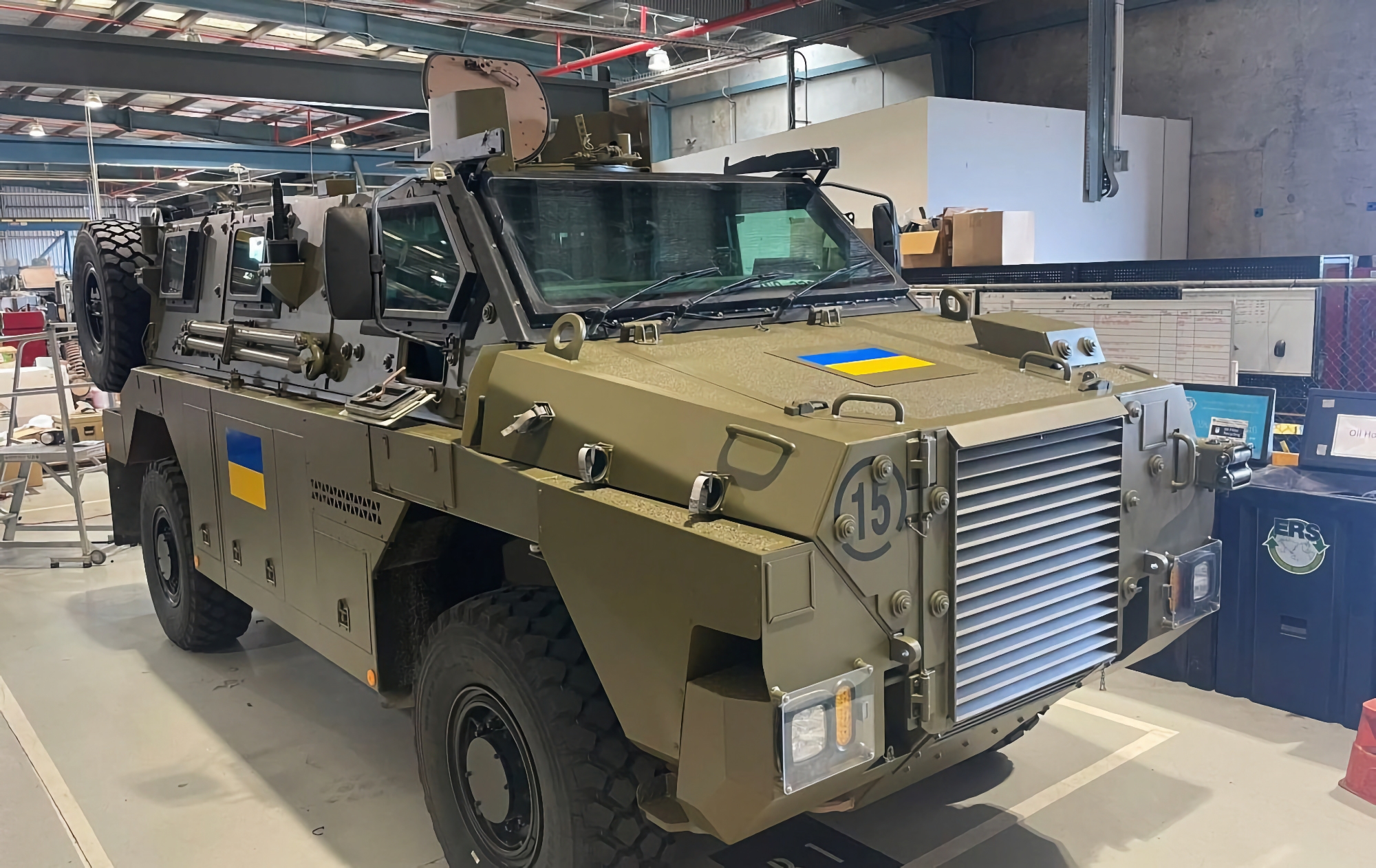 Australia dará 30 vehículos blindados Bushmaster más a las AFU Australia dará 30 vehículos blindados Bushmaster más a las AFU