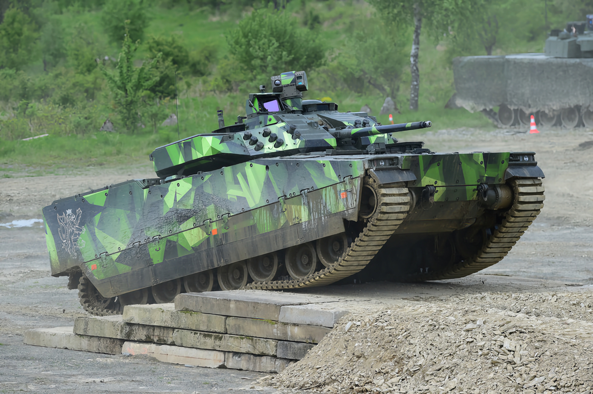 Contrato de 1.700.000.000 de euros: Eslovaquia compra a Suecia 125 BMP CV90 MkIV con cañones de 35 mm Contrato de 1.700.000.000 de euros: Eslovaquia compra a Suecia 125 BMP CV90 MkIV con cañones de 35 mm