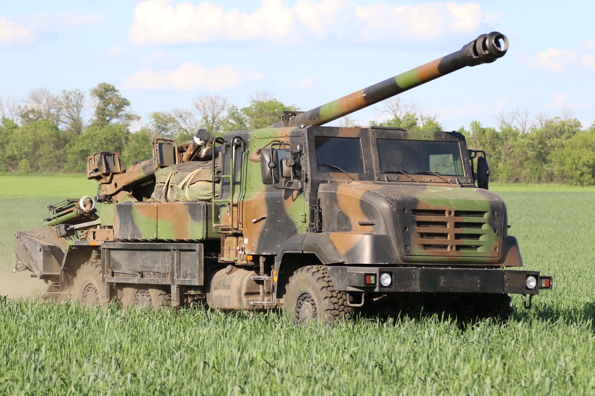 Luxemburgo ha encargado a Nexter un sistema de artillería autopropulsada Caesar para el ejército ucraniano Luxemburgo ha encargado a Nexter un sistema de artillería autopropulsada Caesar para el ejército ucraniano