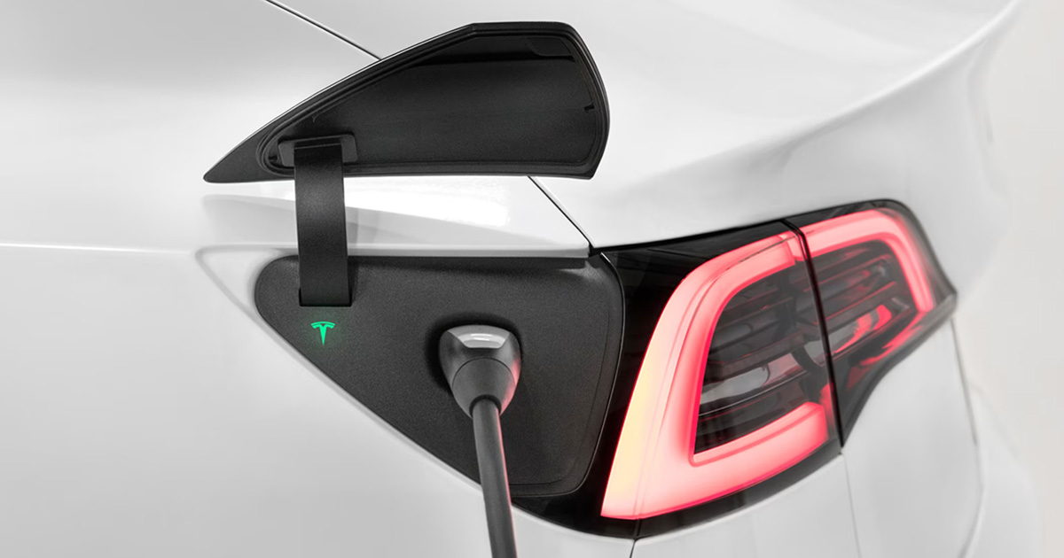Coches eléctricos a la última: repaso a los avanzados puertos de carga de Tesla Nuevo giro en la industria del coche eléctrico: Tesla actualiza los puertos de carga