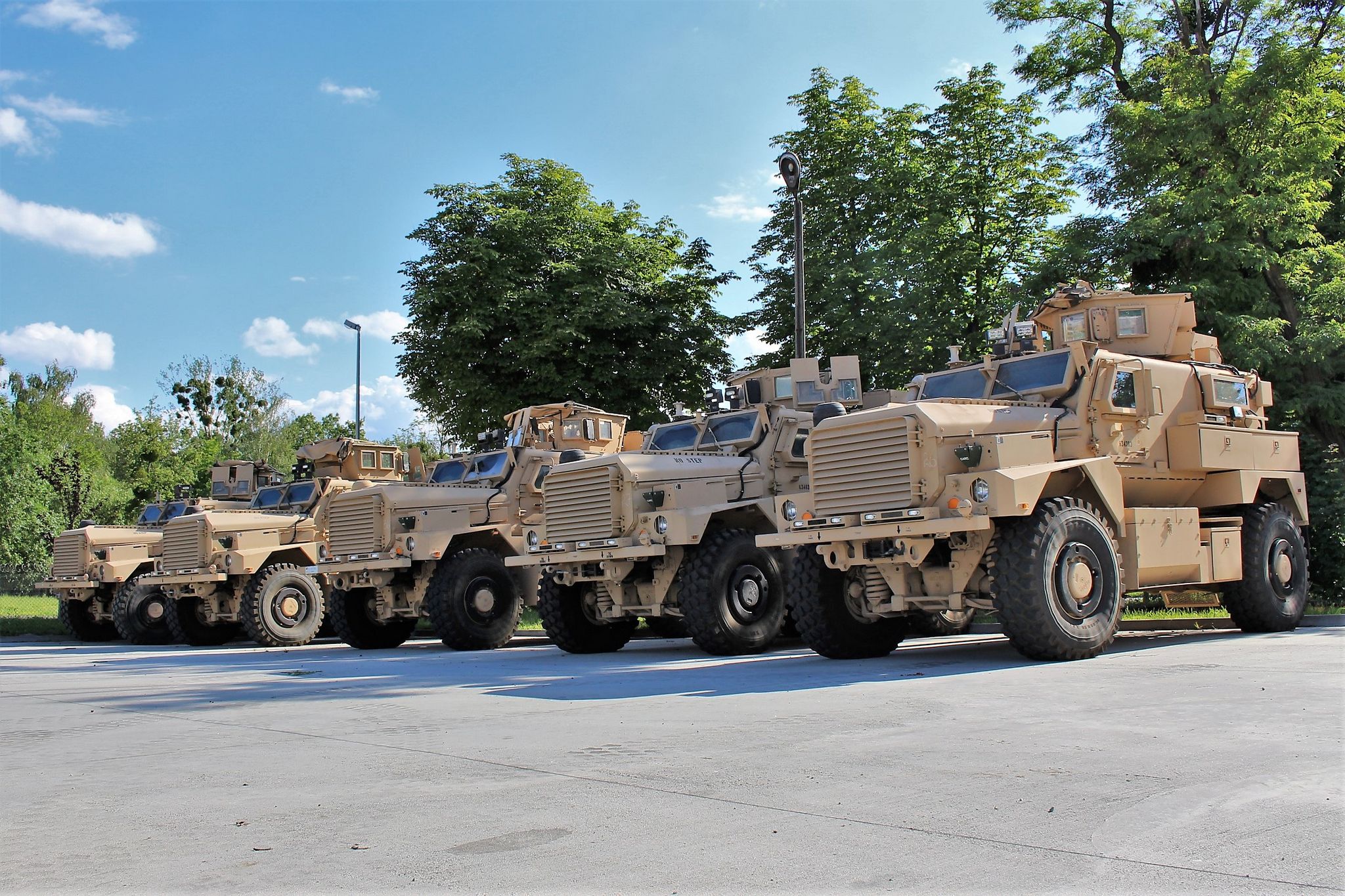 Estados Unidos ha entregado otro lote de vehículos blindados Cougar 4×4 a las Fuerzas Armadas polacas Estados Unidos ha entregado otro lote de vehículos blindados Cougar 4×4 a las Fuerzas Armadas polacas