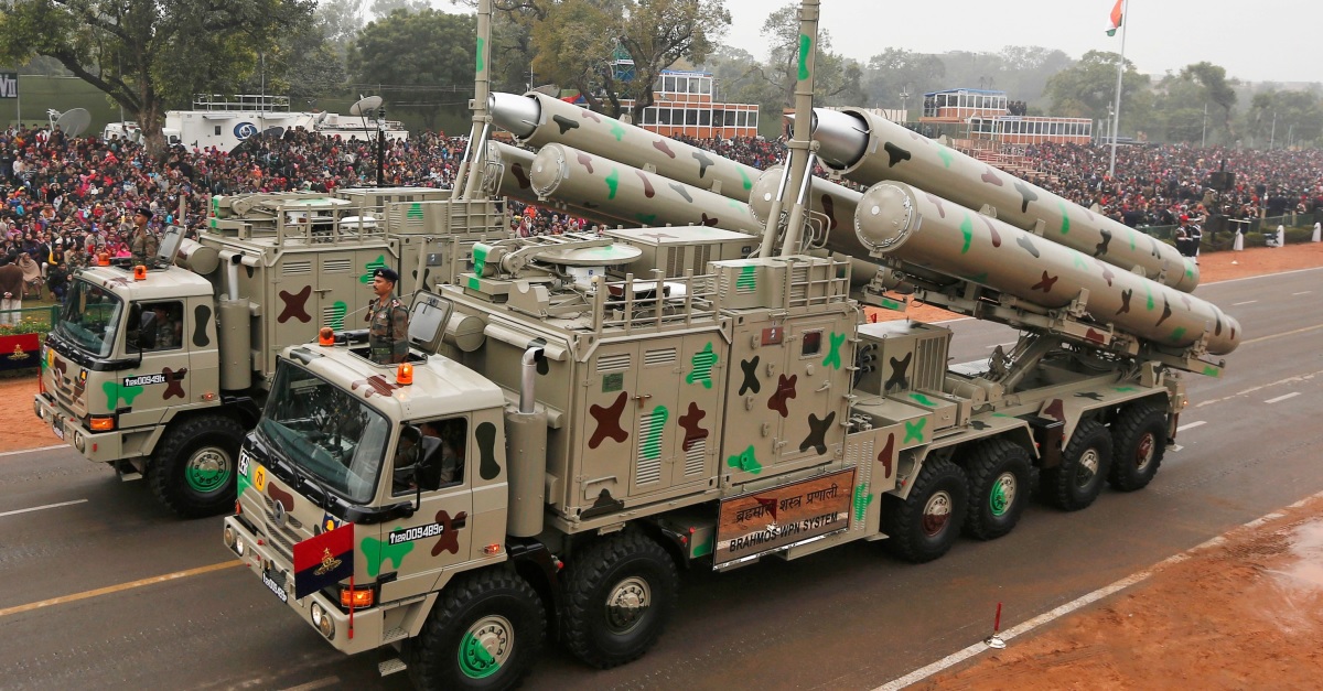Filipinas podría adquirir sistemas costeros adicionales con misiles antibuque BrahMos con un alcance de 290 kilómetros Filipinas podría adquirir sistemas costeros adicionales con misiles antibuque BrahMos con un alcance de 290 kilómetros