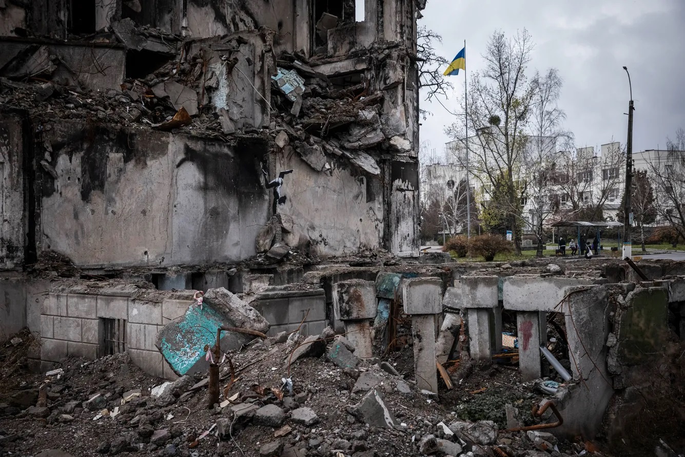 Banksy visitó Ucrania: el artista callejero confirmó en Instagram su autoría del grafiti en la casa destruida en Borodyanka Banksy visitó Ucrania: el artista callejero confirmó en Instagram su autoría del grafiti en la casa destruida en Borodyanka