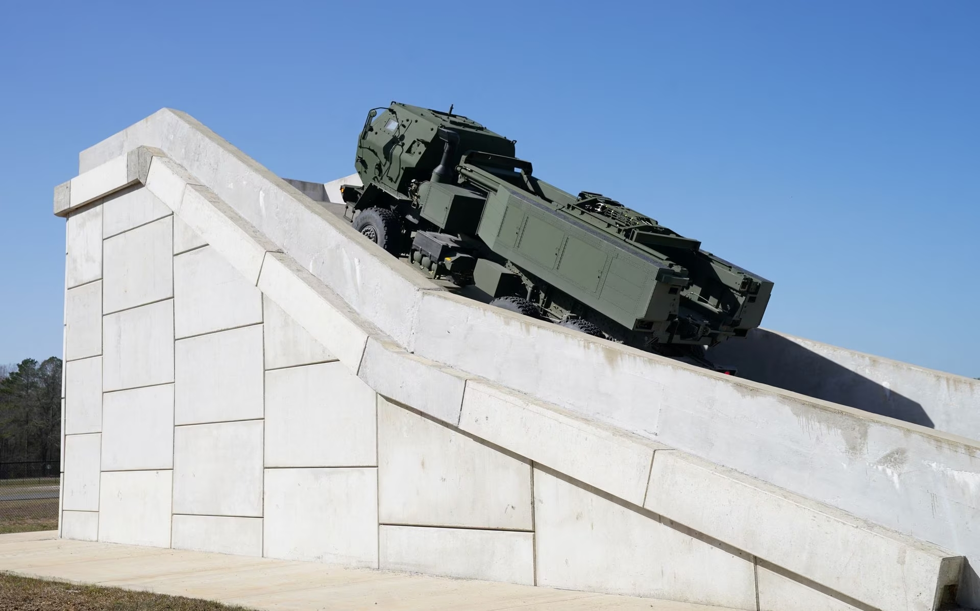 Lockheed Martin aumentará la producción de HIMARS M142 tras el éxito del uso de los sistemas de misiles en Ucrania Lockheed Martin aumentará la producción de HIMARS M142 tras el éxito del uso de los sistemas de misiles en Ucrania