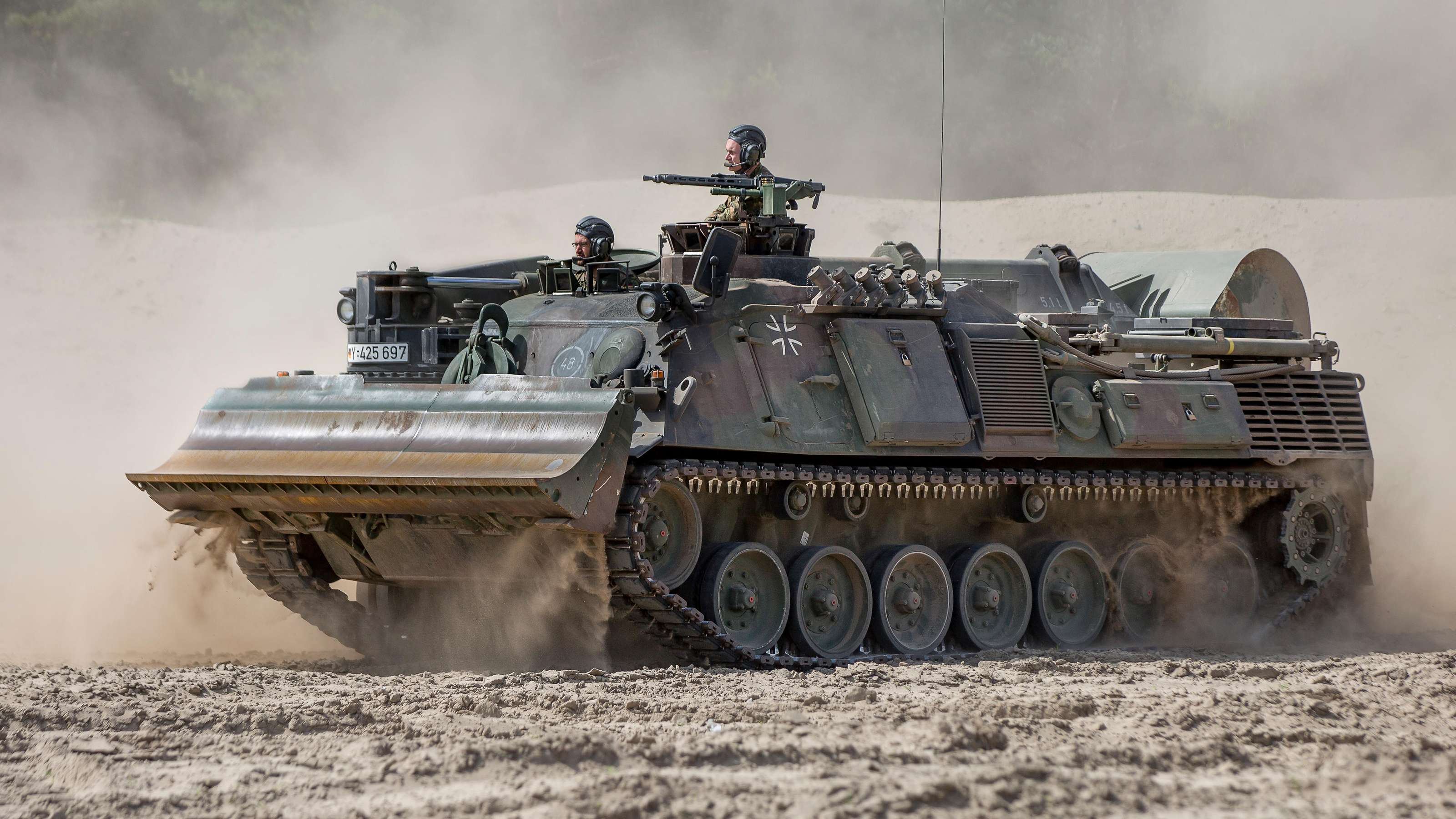 Piezas para tanques Leopard y BMP Marder, vehículos de ingenieros Dachs y ametralladoras MG3: Alemania entrega a Ucrania un nuevo paquete de ayuda militar Piezas para tanques Leopard y BMP Marder, vehículos de ingenieros Dachs y ametralladoras MG3: Alemania entrega a Ucrania un nuevo paquete de ayuda militar