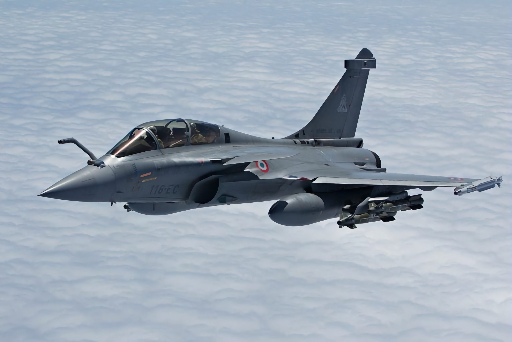 Serbia compra a Francia cazas Dassault Rafale 