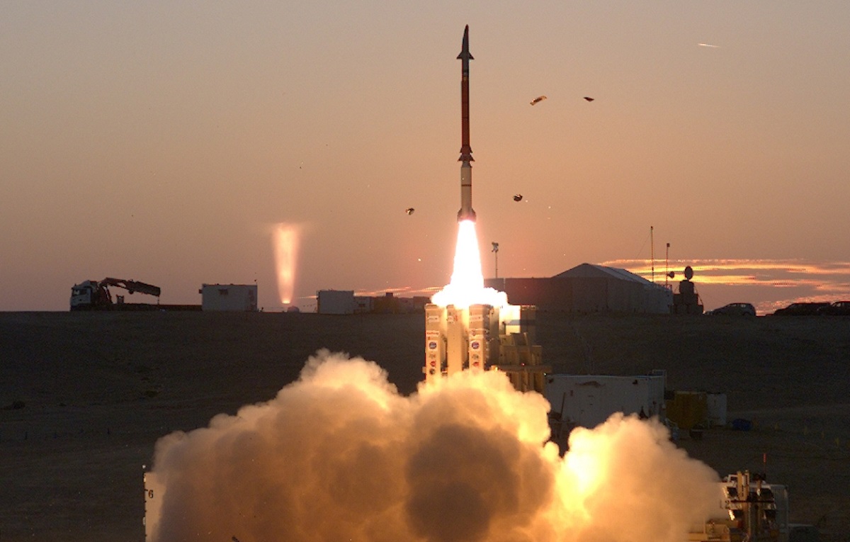 Raytheon y Electromecanica Ploiesti iniciarán la producción de SkyCeptor para MIM-104 Patriot - el interceptor puede derribar misiles balísticos de medio alcance