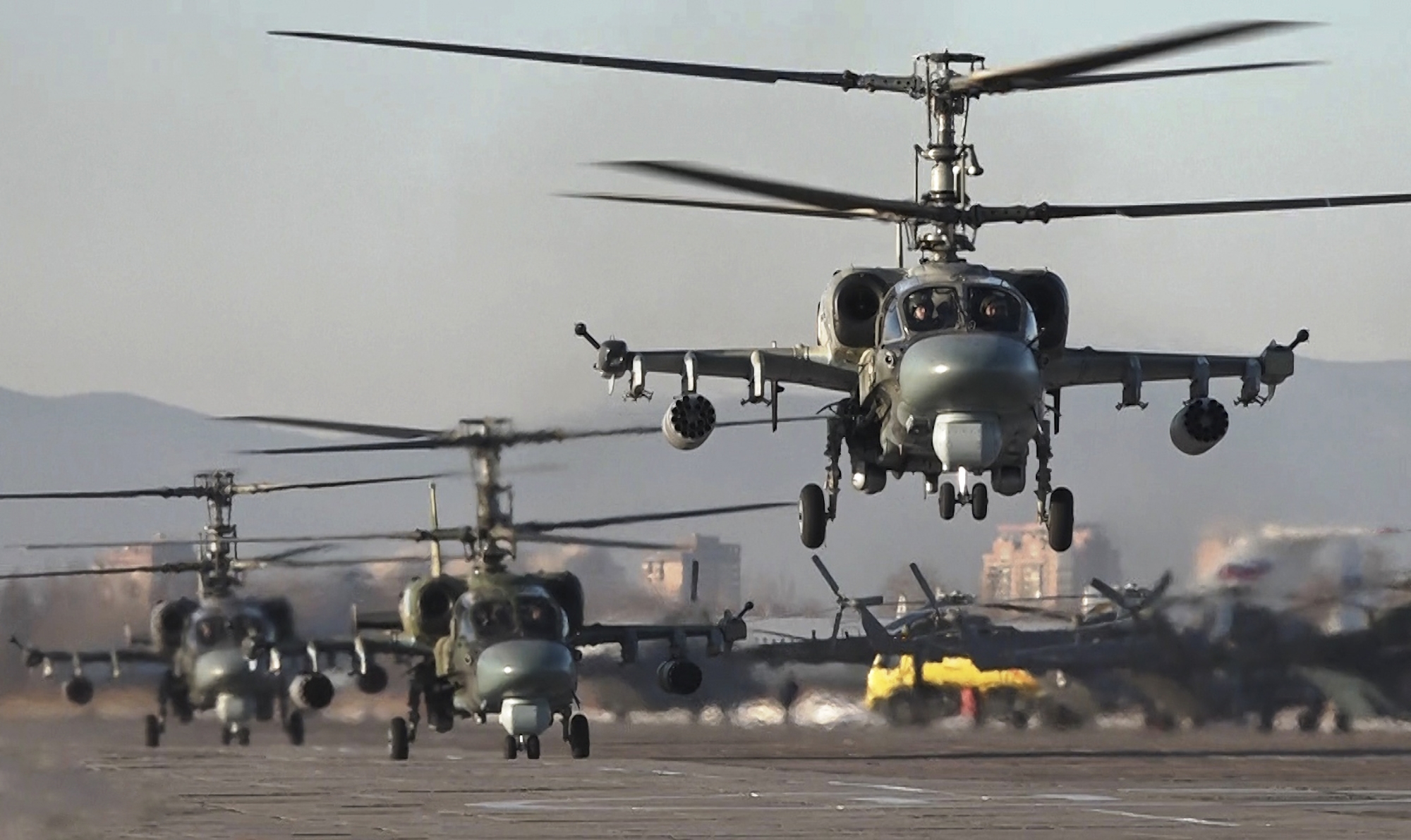 Operación Libélula: Fuerzas especiales ucranianas destruyeron 9 helicópteros rusos, un sistema de defensa antiaérea y depósitos de munición en aeródromos la noche del 17 de octubre. Operación Libélula: Fuerzas especiales ucranianas destruyeron 9 helicópteros rusos, un sistema de defensa antiaérea y depósitos de munición en aeródromos la noche del 17 de octubre.