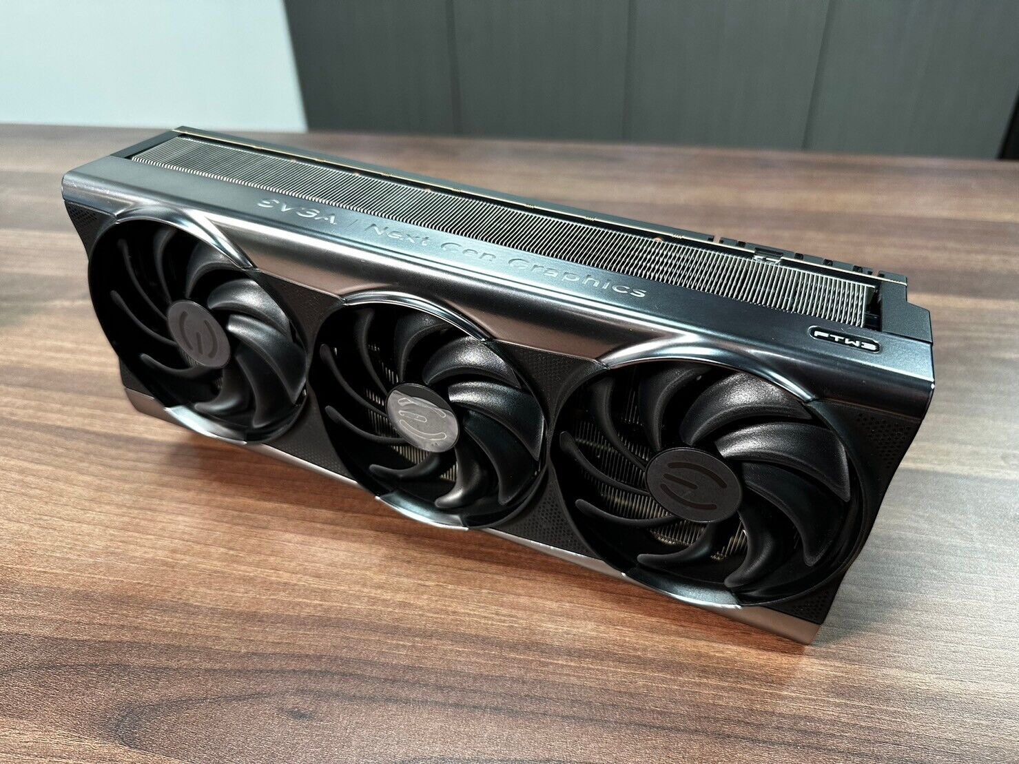 [Actualizado] EVGA subastará en eBay un prototipo de la tarjeta gráfica GeForce RTX 4090 FTW3 cancelada y donará todo el dinero a obras benéficas