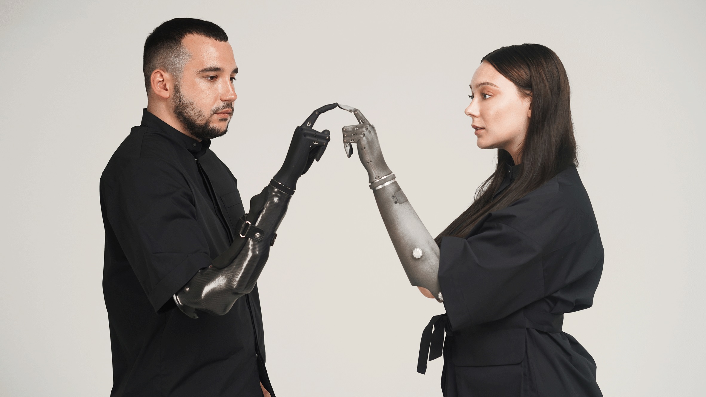 La startup ucraniana Esper Hand, brazo robótico protésico, es reconocida como uno de los mejores inventos de 2022 y llega a la portada de Time La startup ucraniana Esper Hand, brazo robótico protésico, es reconocida como uno de los mejores inventos de 2022 y llega a la portada de Time