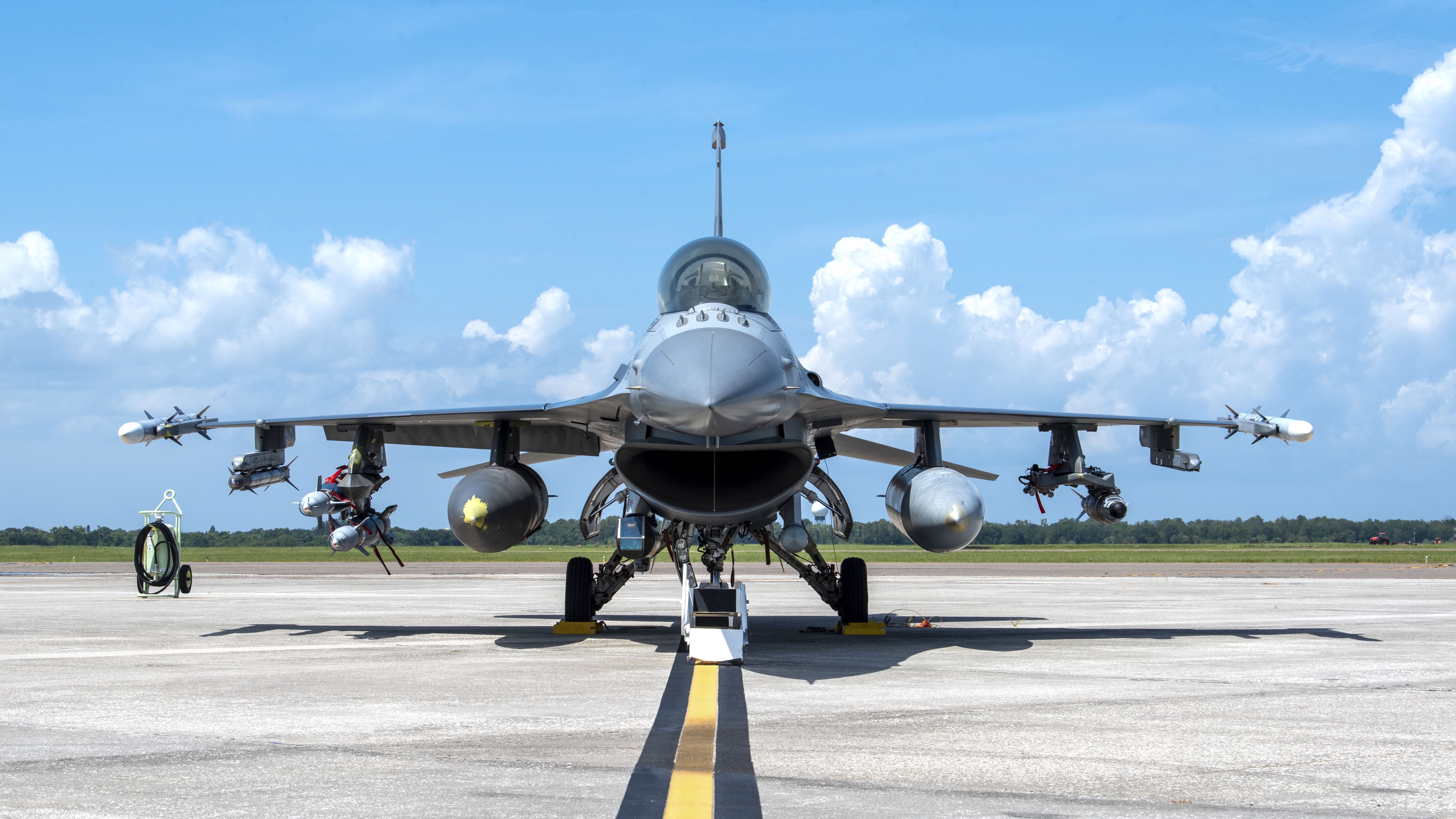 Holanda transferirá a Ucrania armamento por valor de 150 millones de euros para F-16 Fighting Falcon Holanda transferirá a Ucrania armamento por valor de 150 millones de euros para F-16 Fighting Falcon
