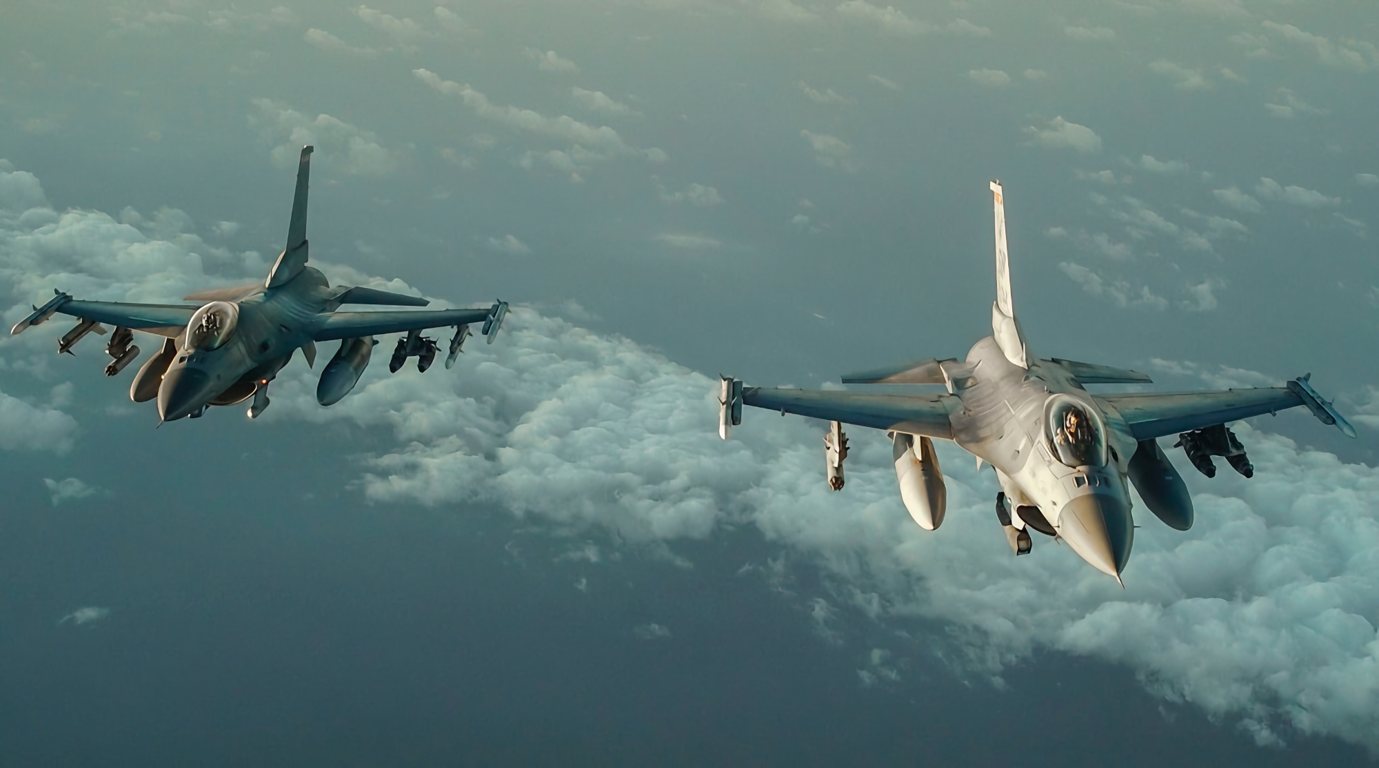 El Reino Unido pondrá en marcha en verano un programa de formación de pilotos ucranianos en cazas F-16 Fighting Falcon El Reino Unido pondrá en marcha en verano un programa de formación de pilotos ucranianos en cazas F-16 Fighting Falcon