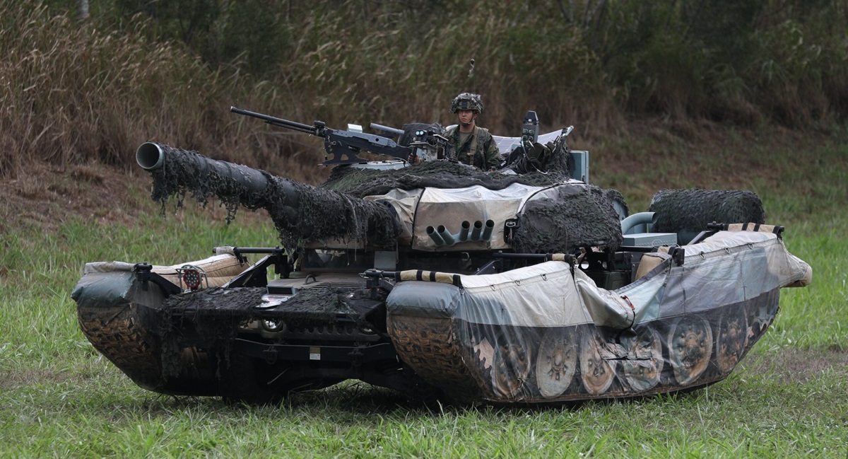 El Ejército de EE.UU. utiliza maquetas de tanques rusos T-72 basadas en vehículos blindados estadounidenses Humvee El Ejército de EE.UU. utiliza maquetas de tanques rusos T-72 basadas en vehículos blindados estadounidenses Humvee