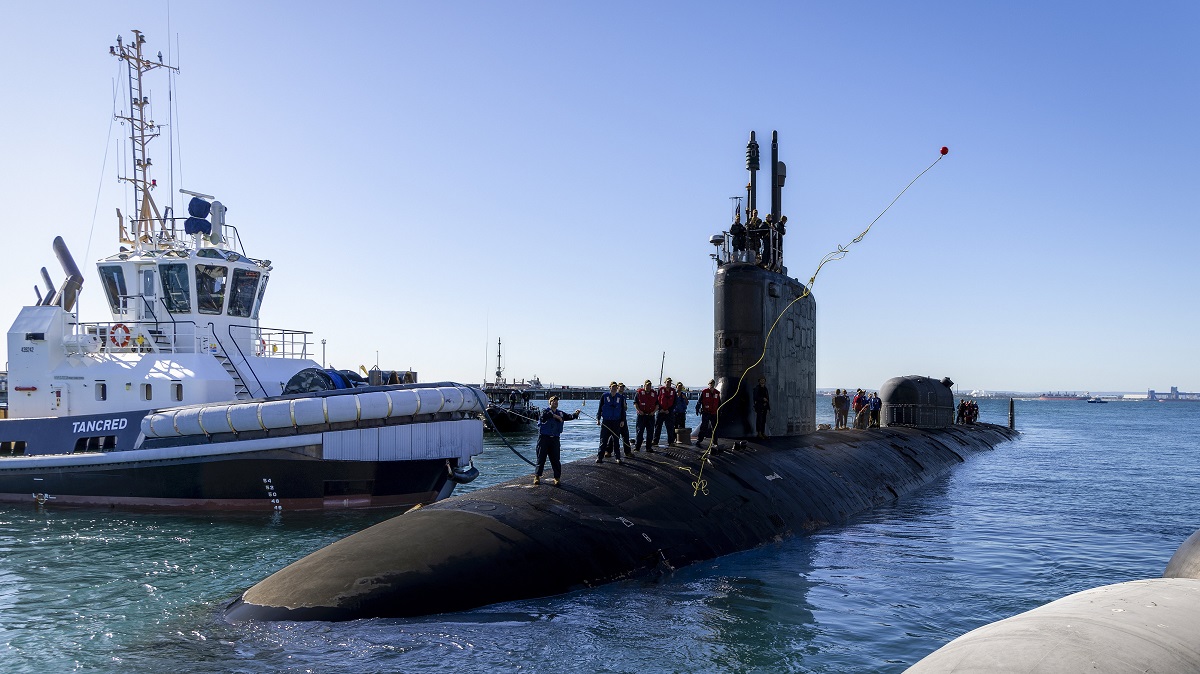 EE.UU. ha enviado a Australia el submarino de propulsión nuclear USS North Carolina, de clase Virginia, con misiles de crucero BGM-109 Tomahawk. EE.UU. ha enviado a Australia el submarino de propulsión nuclear USS North Carolina, de clase Virginia, con misiles de crucero BGM-109 Tomahawk.
