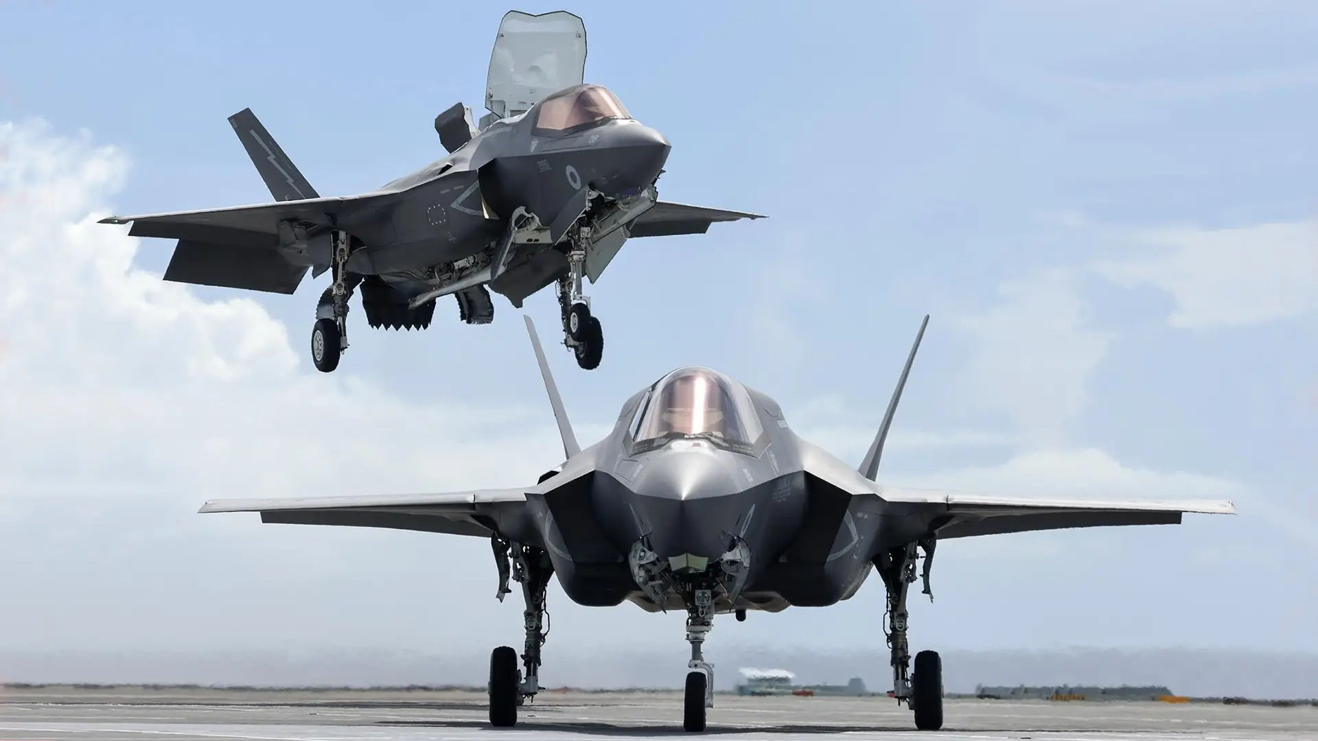 El Reino Unido probará la capacidad de los cazas de quinta generación F-35B Lightning II para despegar y aterrizar en autopistas El Reino Unido probará la capacidad de los cazas de quinta generación F-35B Lightning II para despegar y aterrizar en autopistas