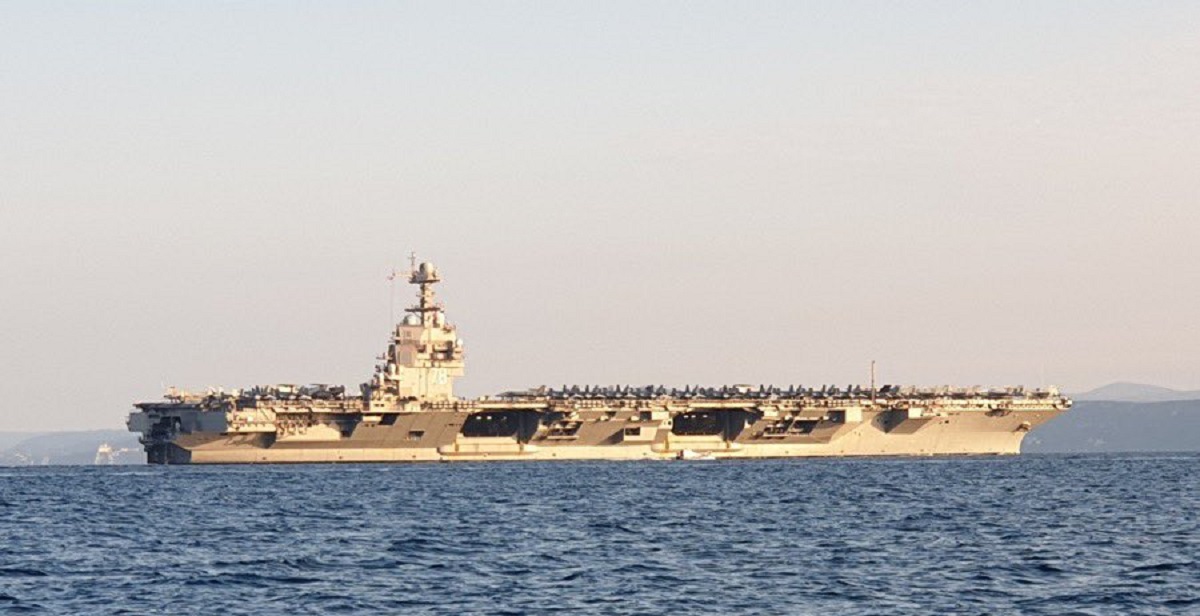 La Marina estadounidense ha enviado a Italia un grupo de ataque liderado por el mayor portaaviones del mundo, el USS Gerald R. Ford, con un coste de más de 13.000 millones de dólares. La Marina estadounidense ha enviado a Italia un grupo de ataque liderado por el mayor portaaviones del mundo, el USS Gerald R. Ford, con un coste de más de 13.000 millones de dólares.