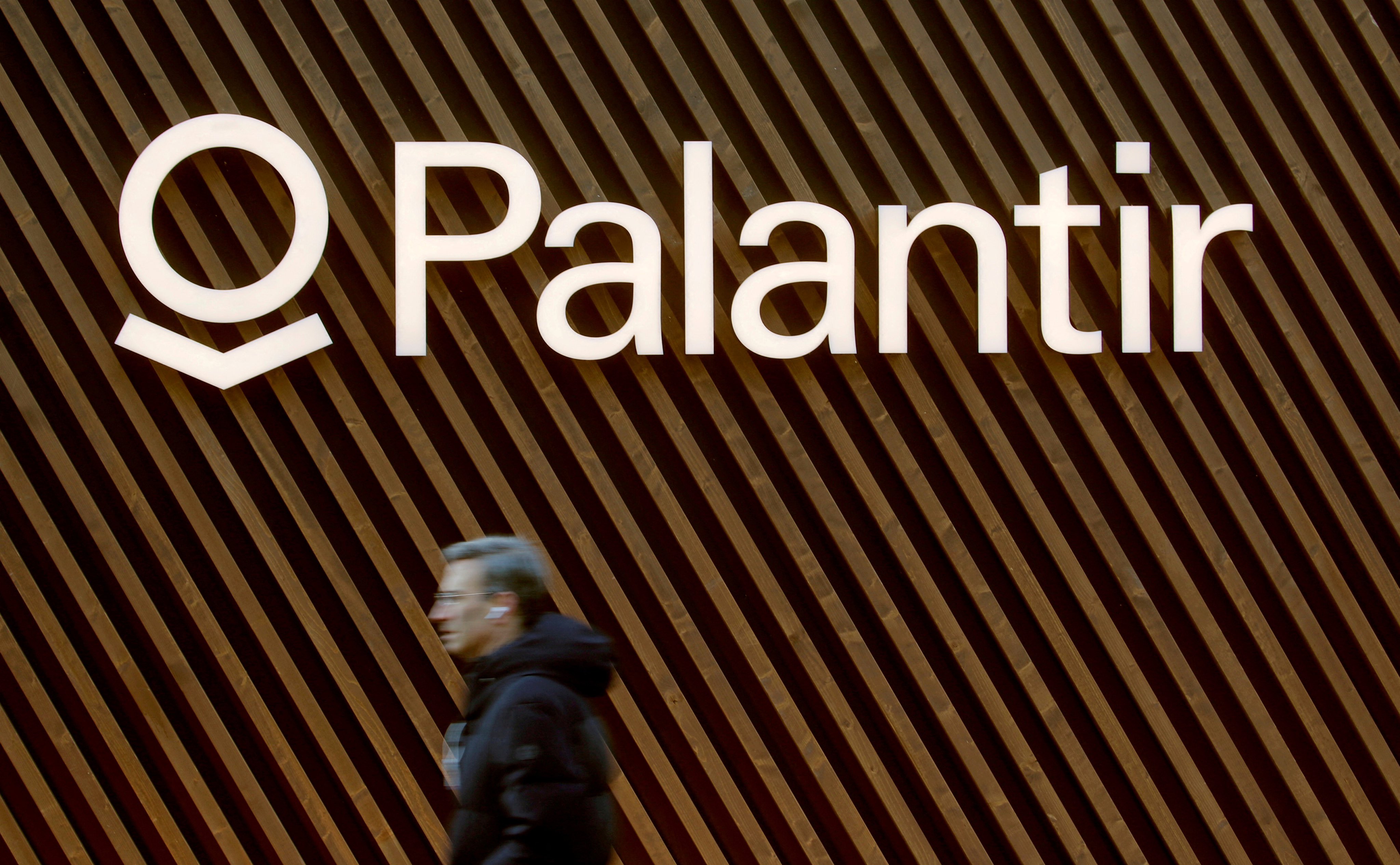 Las acciones de Palantir se disparan un 19% ante la creciente demanda de tecnología de inteligencia artificial