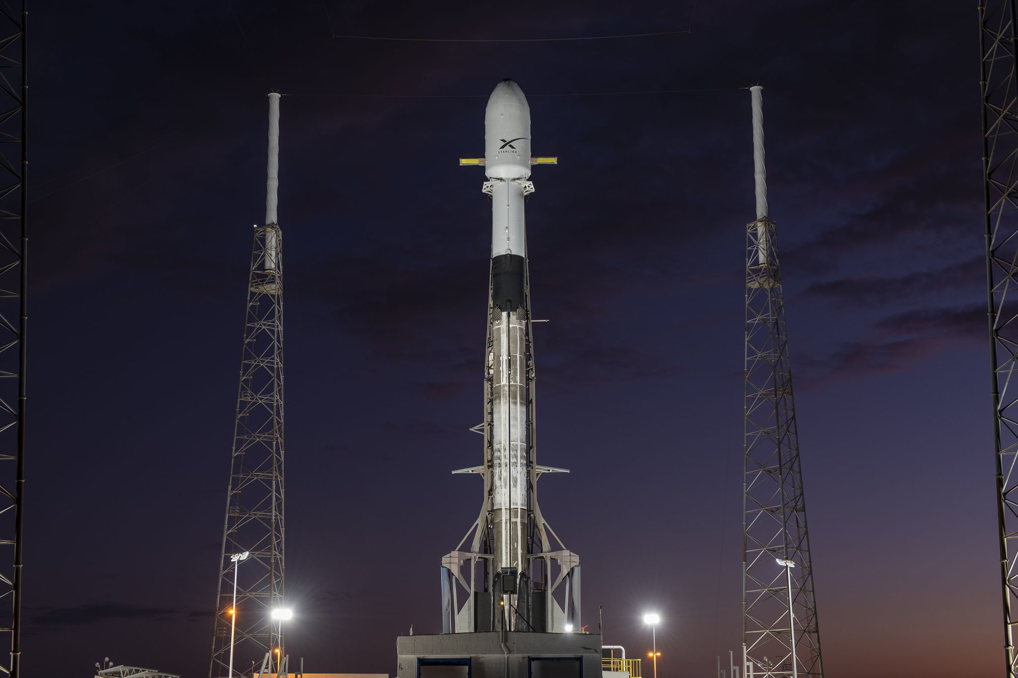 La Comisión Federal de Comunicaciones deniega casi 1.000.000.000 de dólares de financiación a SpaceX La Comisión Federal de Comunicaciones deniega casi 1.000.000.000 de dólares de financiación a SpaceX