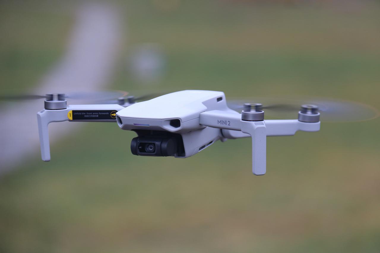 Primero cobraron por un cuadricóptero, ahora por un abogado: un camionero ruso detenido en Estonia por intentar sacar del país un dron para el ejército Primero cobraron por un cuadricóptero, ahora por un abogado: un camionero ruso detenido en Estonia por intentar sacar del país un dron para el ejército