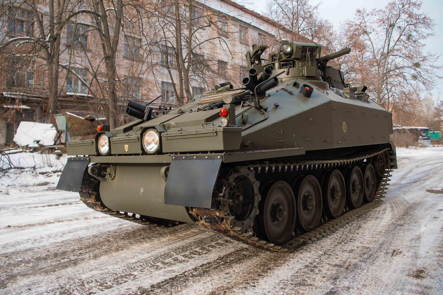 Las Fuerzas Armadas de Ucrania han recibido un nuevo lote de vehículos blindados de transporte de tropas británicos FV103 Spartan. Las Fuerzas Armadas de Ucrania han recibido un nuevo lote de vehículos blindados de transporte de tropas británicos FV103 Spartan.