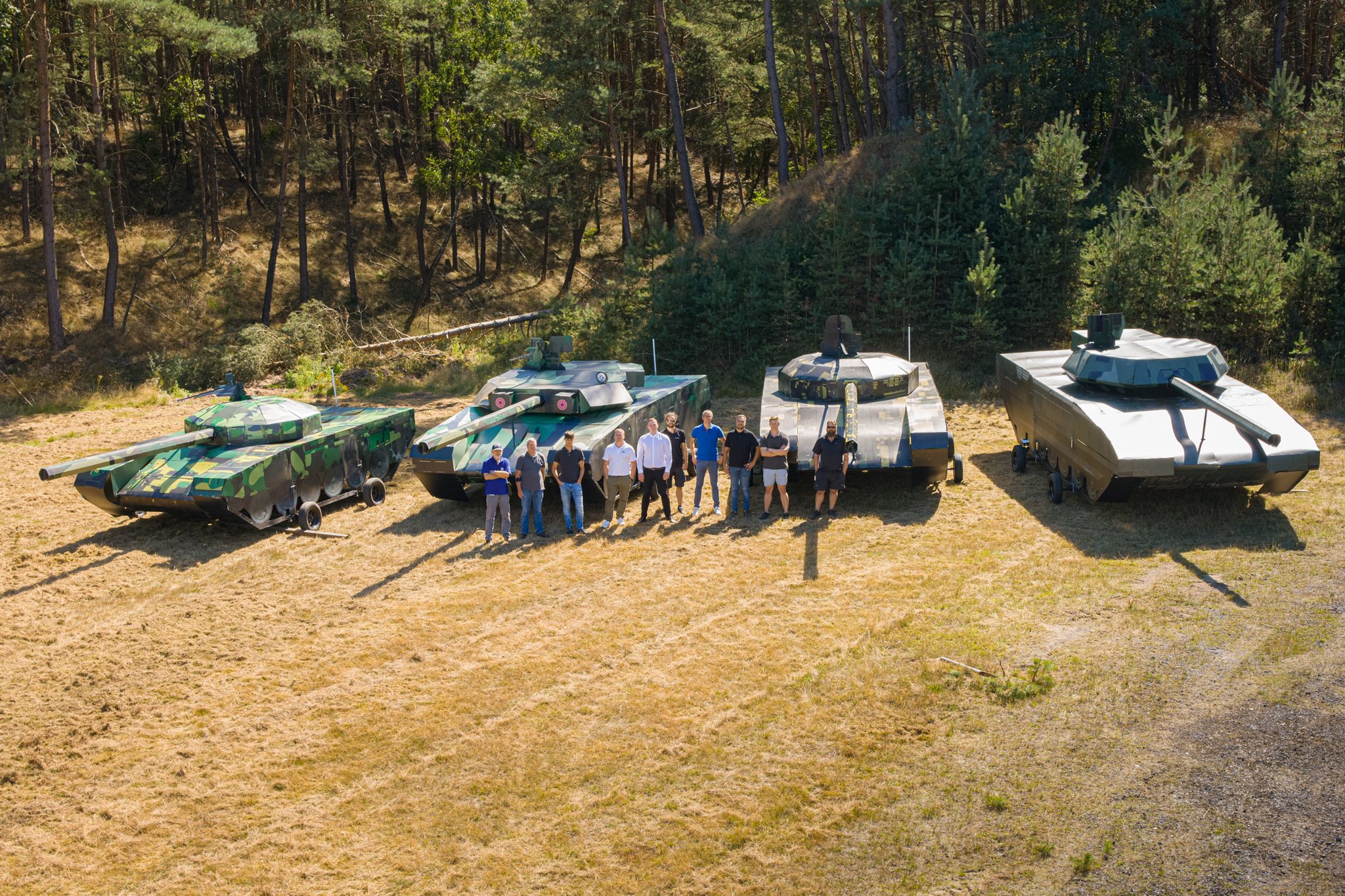 El ejército alemán recibe maquetas robotizadas de los últimos tanques rusos T-14 Armata, T-72 y T-90A El ejército alemán recibe maquetas robotizadas de los últimos tanques rusos T-14 Armata, T-72 y T-90A