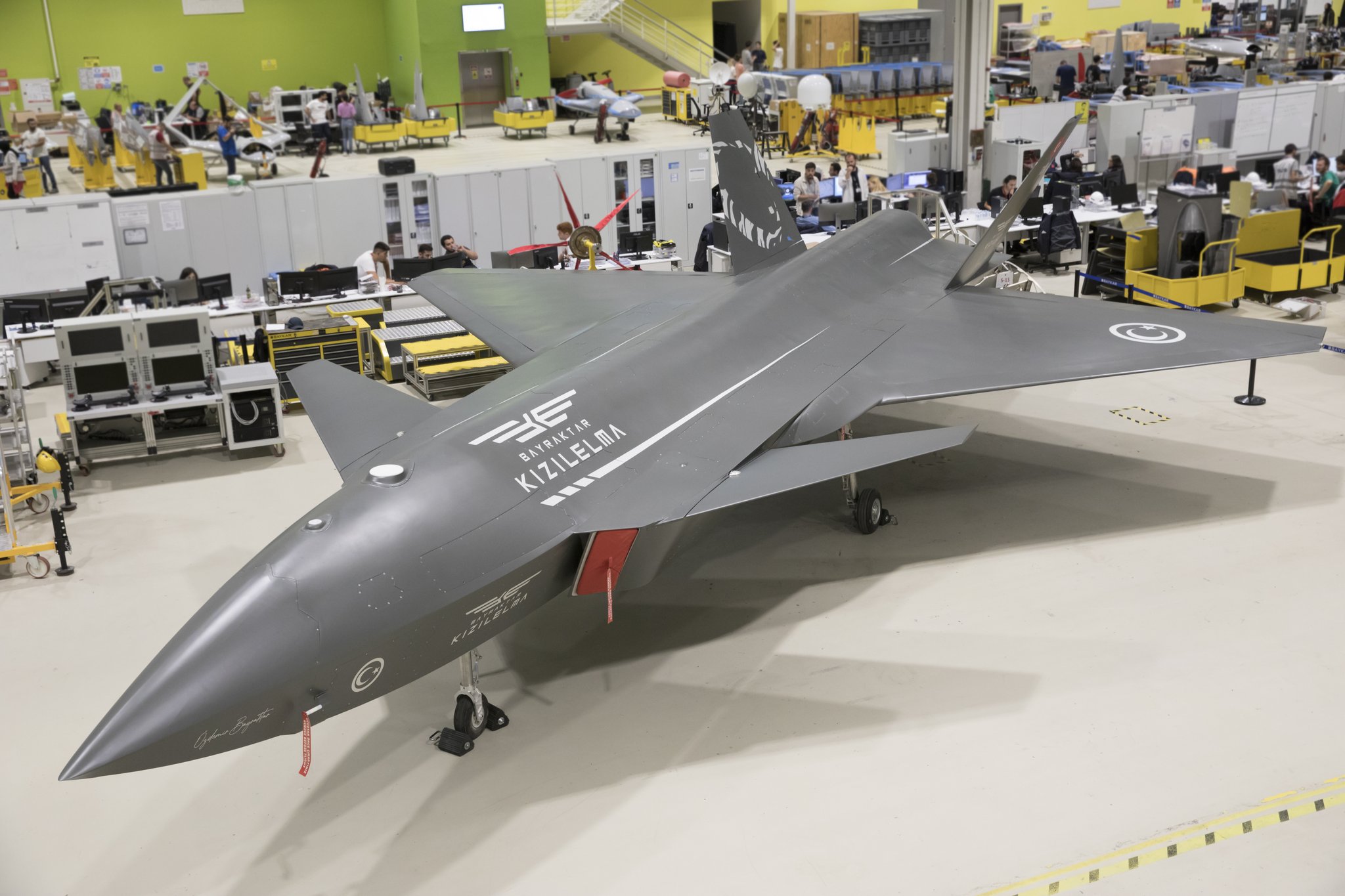 Baykar publica las primeras fotos del nuevo prototipo de dron supersónico Bayraktar Kizilelma Baykar publica las primeras fotos del nuevo prototipo de dron supersónico Bayraktar Kizilelma