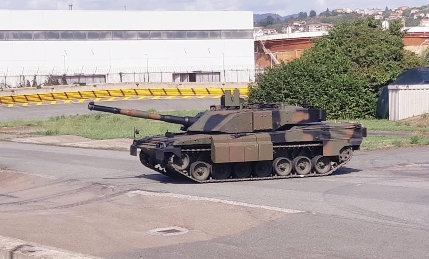 Se presenta el tanque italiano C1 Ariete actualizado con blindaje reforzado y motor mejorado Se presenta el tanque italiano C1 Ariete actualizado con blindaje reforzado y motor mejorado