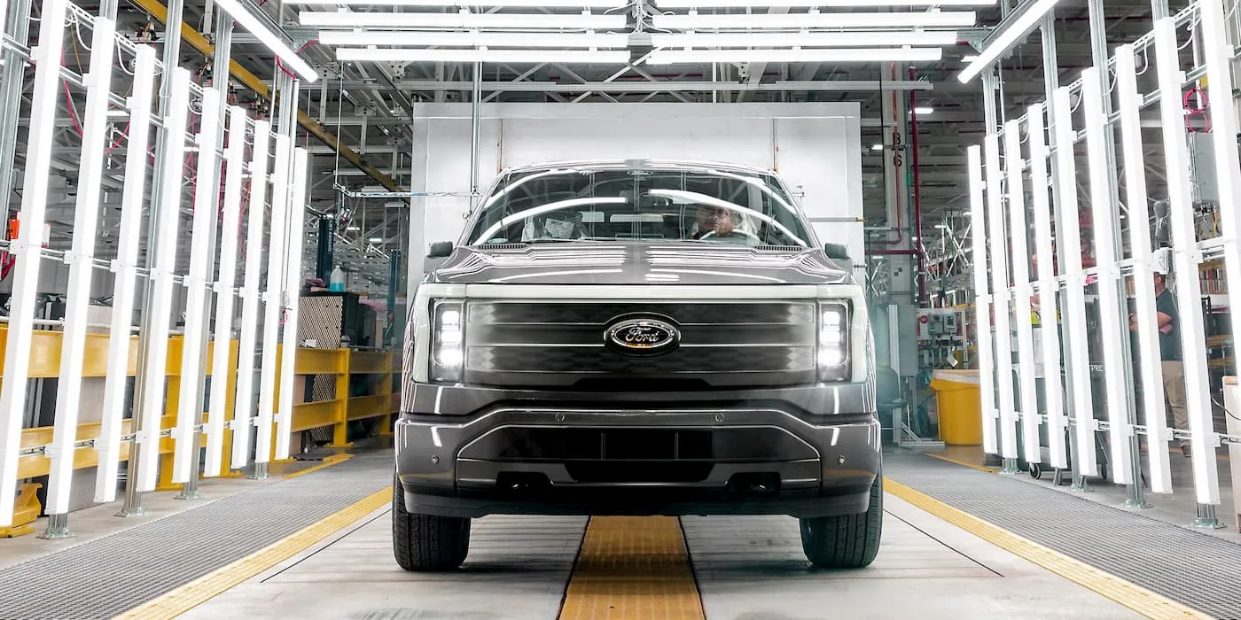 Ford ha reanudado la producción de los picos eléctricos F-150 Lightning, pero ha subido los precios entre 1200 y 4000 dólares Ford ha reanudado la producción de los picos eléctricos F-150 Lightning, pero ha subido los precios entre 1200 y 4000 dólares