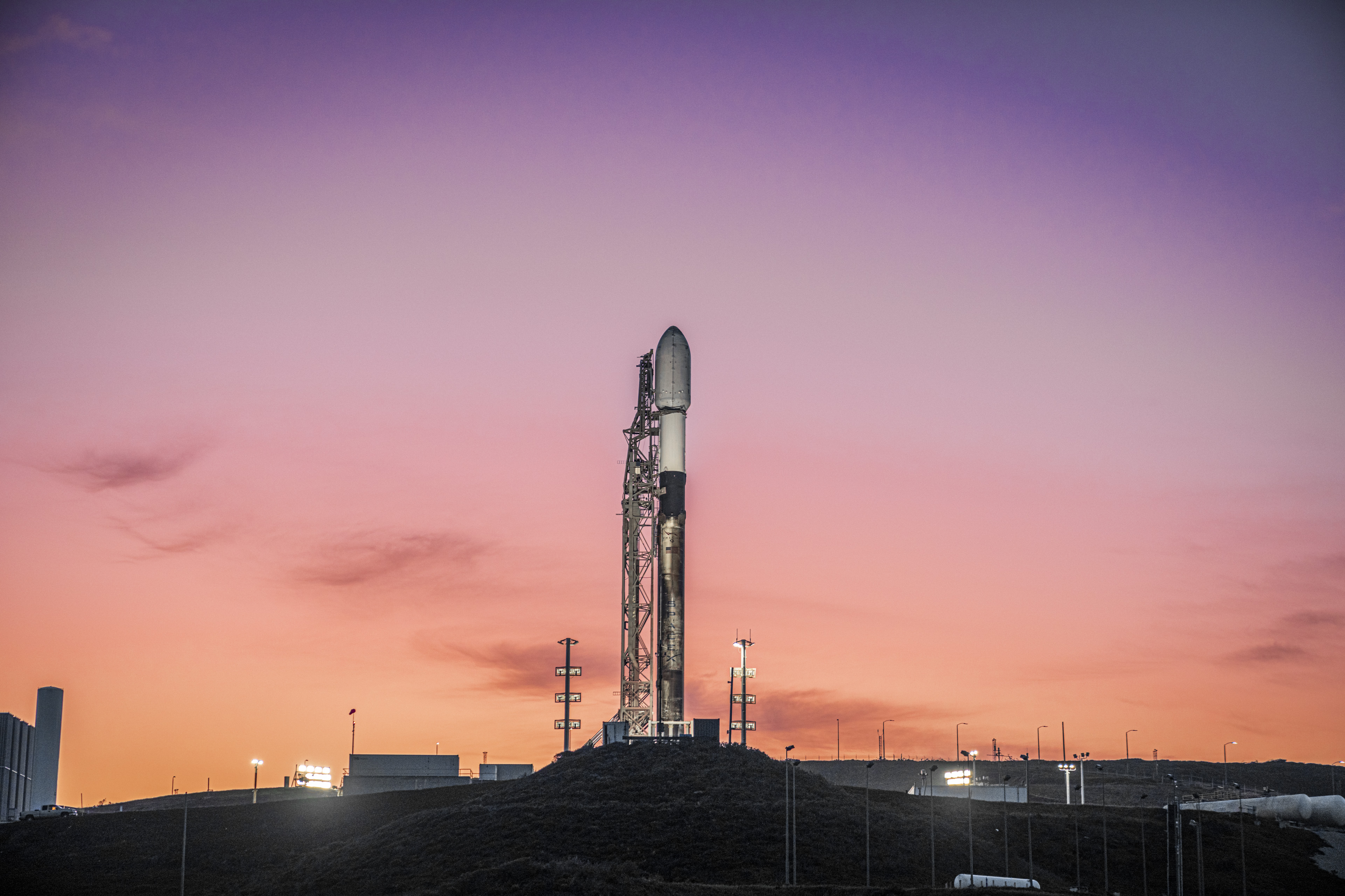 SpaceX completa con éxito dos lanzamientos orbitales del cohete Falcon 9 con menos de 5 horas de intervalo SpaceX completa con éxito dos lanzamientos orbitales del cohete Falcon 9 con menos de 5 horas de intervalo