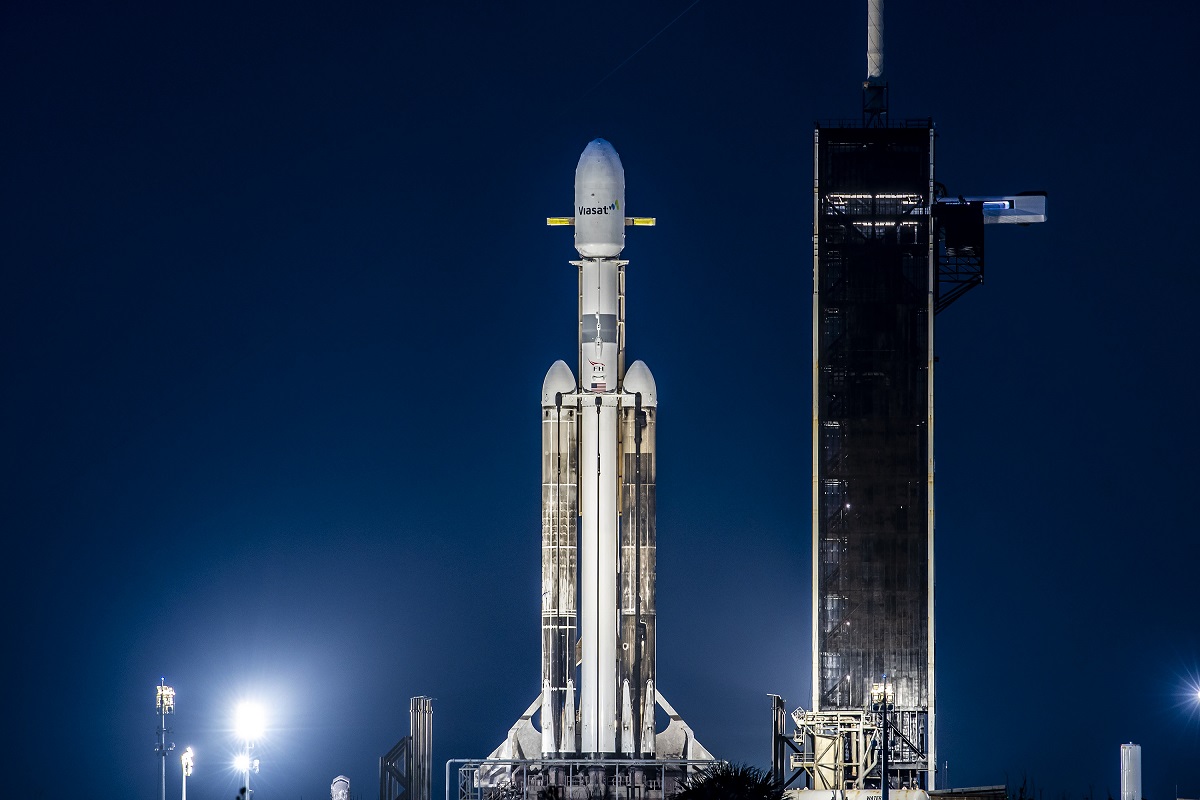 Falcon Heavy completa con éxito la sexta misión de su historia - SpaceX envía tres satélites al espacio
