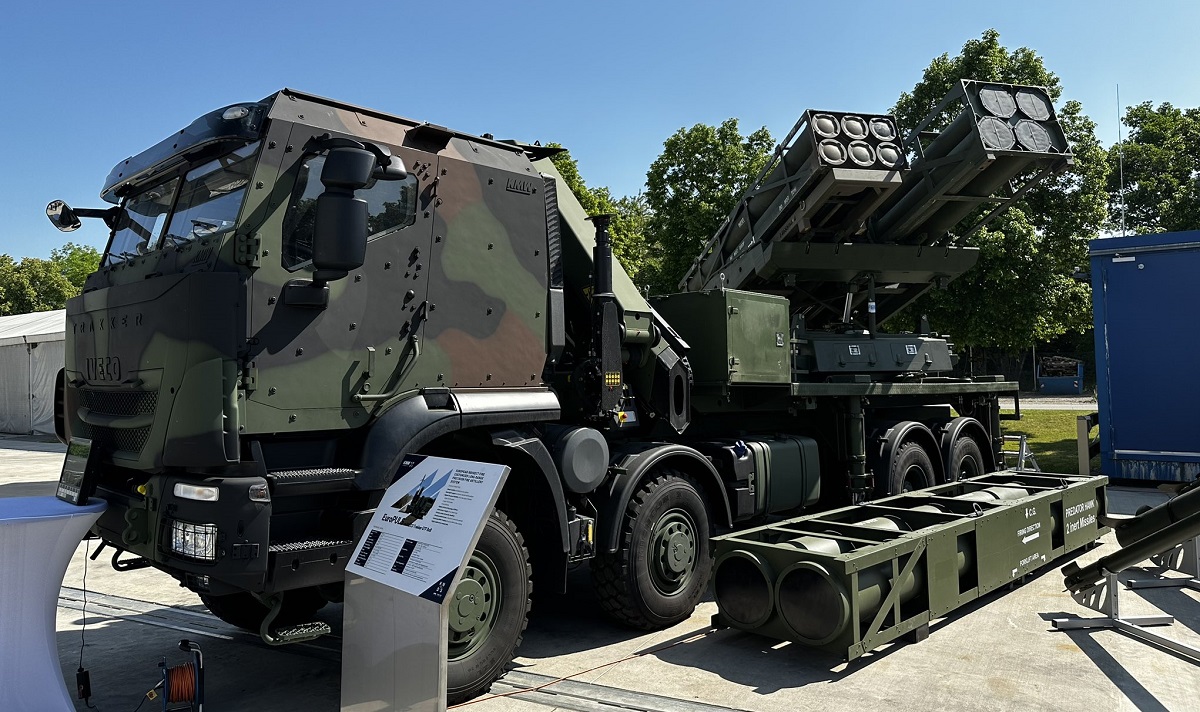 KMW y Elbit muestran el sistema Euro-PULS en un chasis IVECO con lanzador para misiles GMLRS M31, Accular, EXTRA, Predator Hawk, NSM y JSF-M KMW y Elbit muestran el sistema Euro-PULS en un chasis IVECO con lanzador para misiles GMLRS M31, Accular, EXTRA, Predator Hawk, NSM y JSF-M
