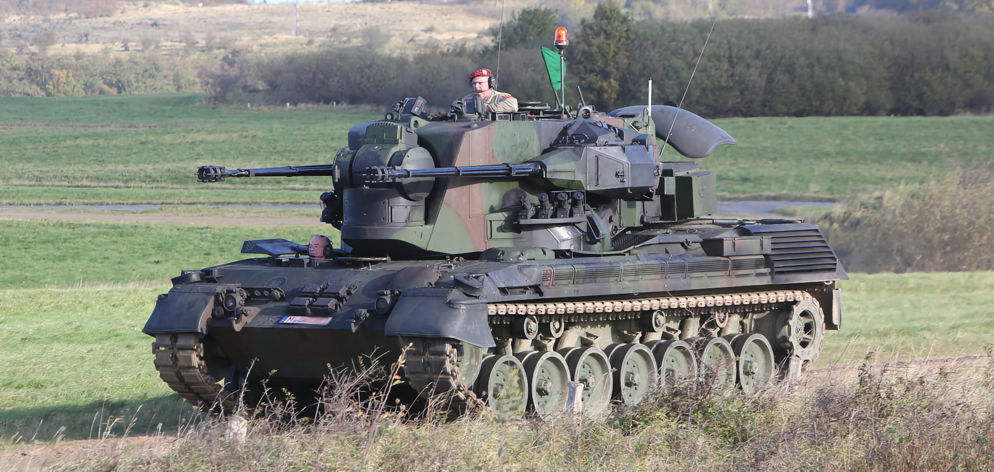 Alemania se dispone a enviar otros tres carros antiaéreos Gepard a Ucrania y tiene previsto empezar a suministrar munición para las unidades en verano. Alemania se dispone a enviar otros tres carros antiaéreos Gepard a Ucrania y tiene previsto empezar a suministrar munición para las unidades en verano.