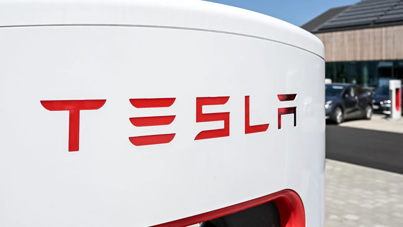 Tesla ha rebajado el precio de la versión beta de Full Self-Driving a 12.000 dólares Tesla ha rebajado el precio de la versión beta de Full Self-Driving a 12.000 dólares